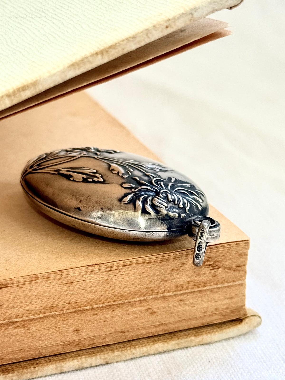 .1890 .1900 Art Nouveau .800 German Jugendstil magnificent Chrysanthemum flower mirror locket pendant