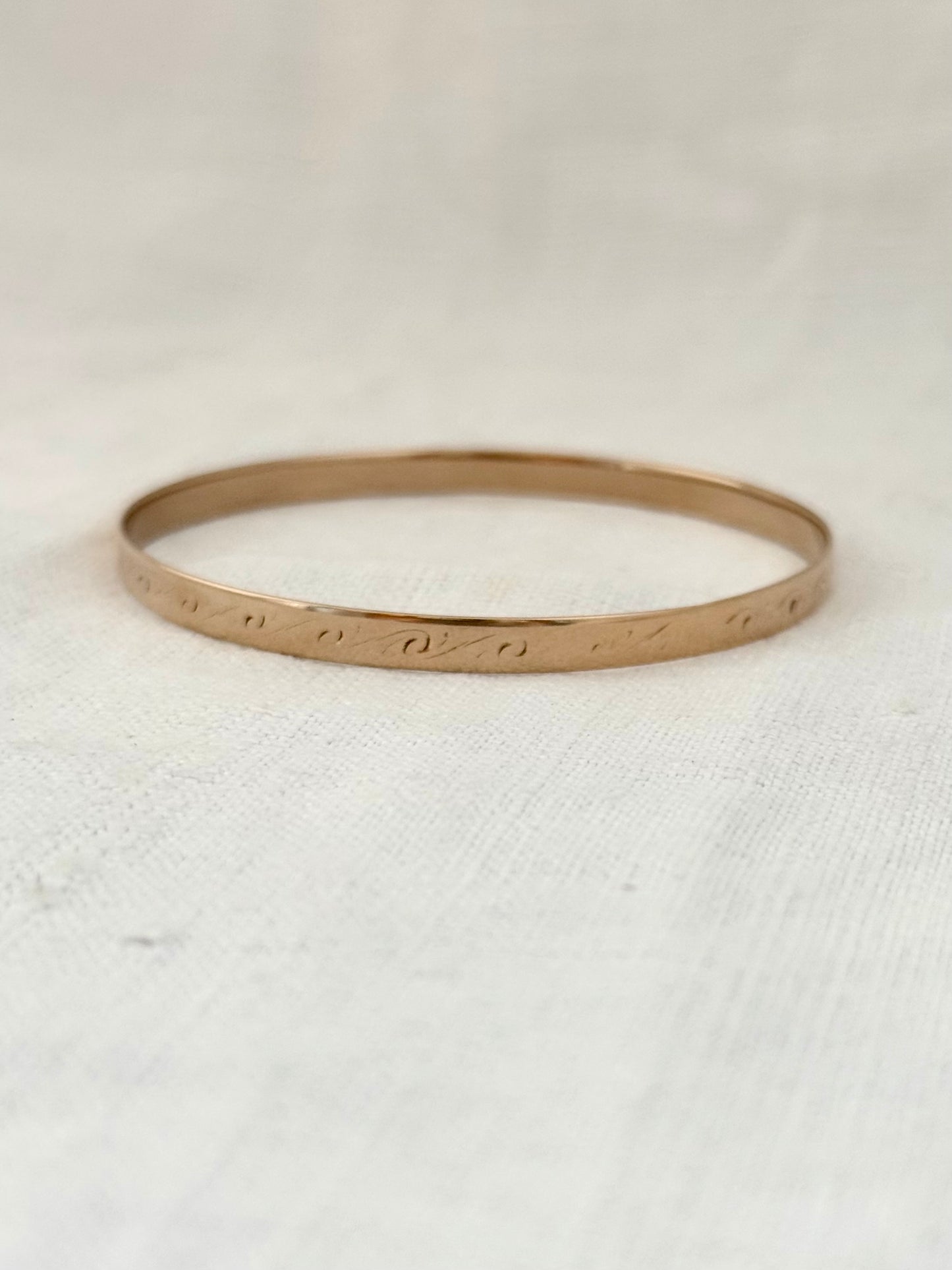.375 .9ct gold antique vintage hand engraved solid yellow gold stack bangle