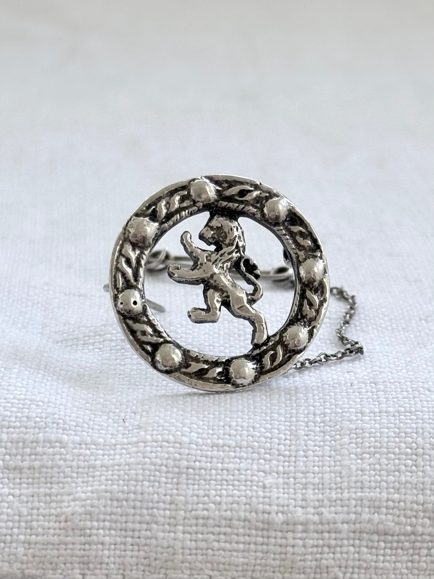 .1940s .925 antique revival Scottish silver Lion Rampart heritage Celtic rope wreath Royal Arms of Scotland brooch