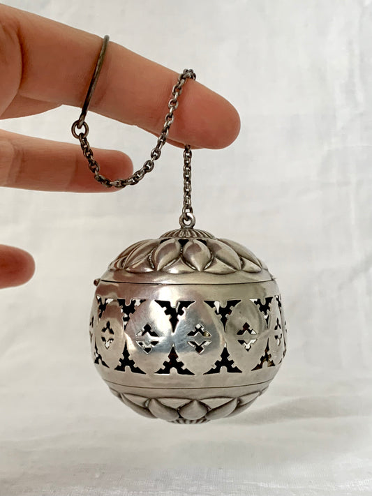 .900 1880s 1890s Anglo Indian fine silver large tea ball infuser rare solid fretted silver Victorian antique spherical tea leaf infuser ball