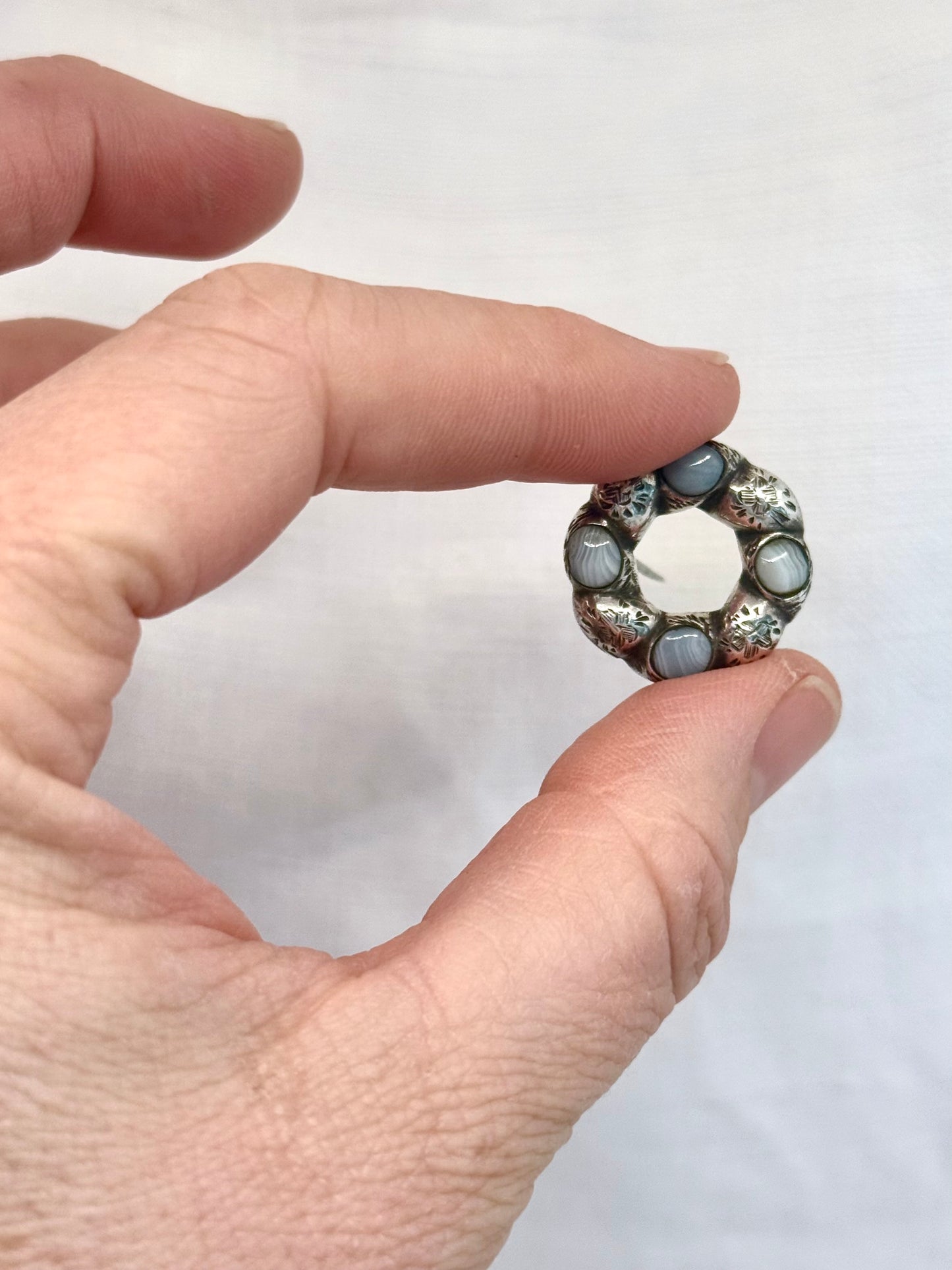 .1800s .1880s antique Agate Montrose Blue Lace Agate Victorian Scottish Grey Banded Agate and engraved Silver Scotland small Target wreath circle brooch