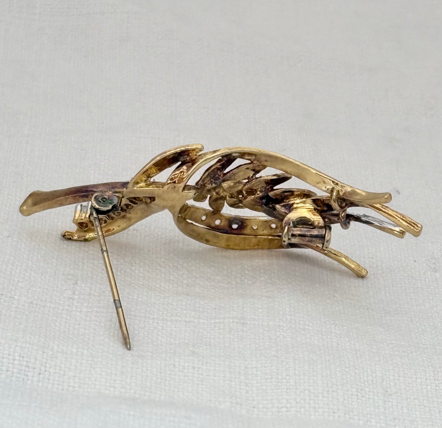 .1940s .1950s revival gold Wheat sheath and Leaf diamond paste spectacular costume gold metal costume dress brooch
