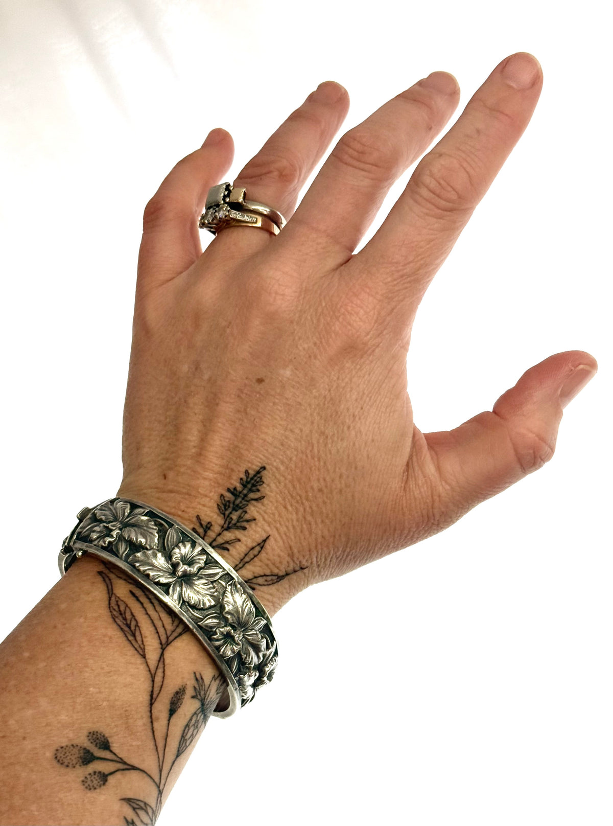 .1930s .1940s Daffodil bouquet floral Victorian revival German sterling silver romantic flower cuff clasp bangle