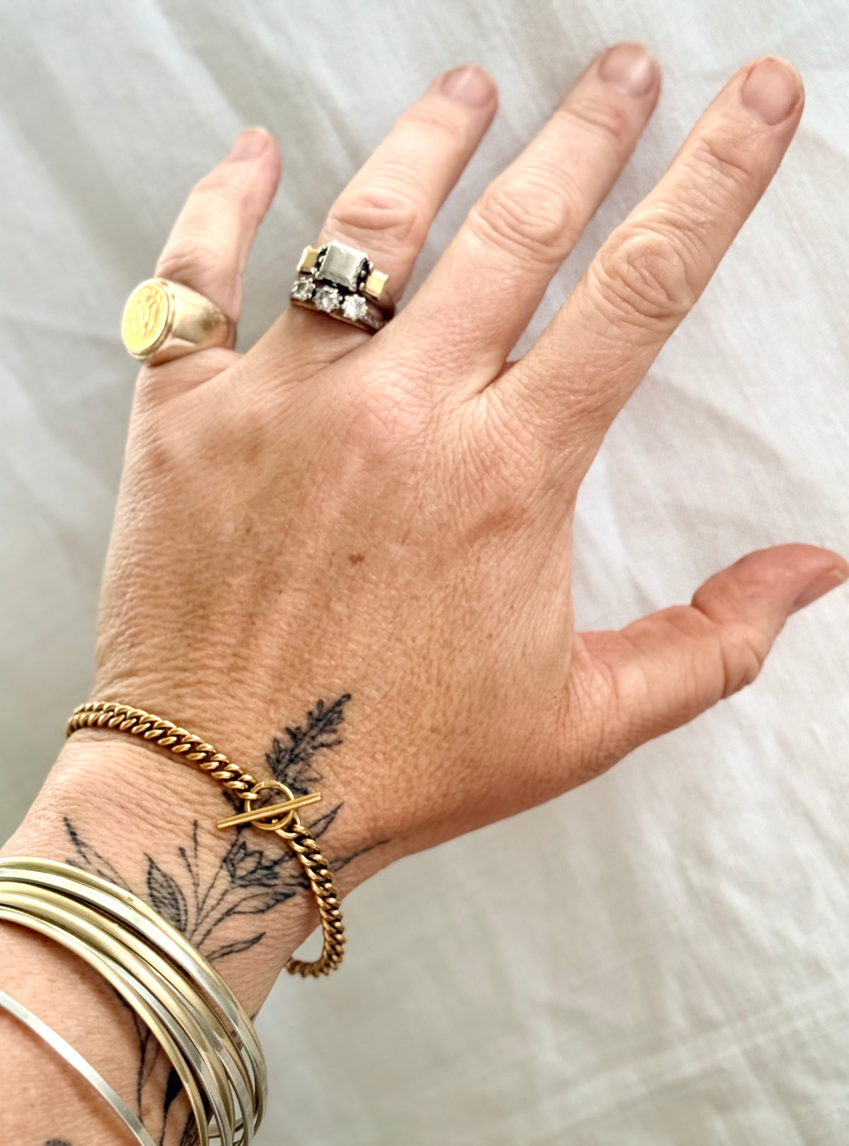 .1900 .375 antique solid .9ct rich yellow gold hallmarked Edwardian antique buttery yellow solid gold curb chain t-bar toggle fob extension chain curb chain bracelet