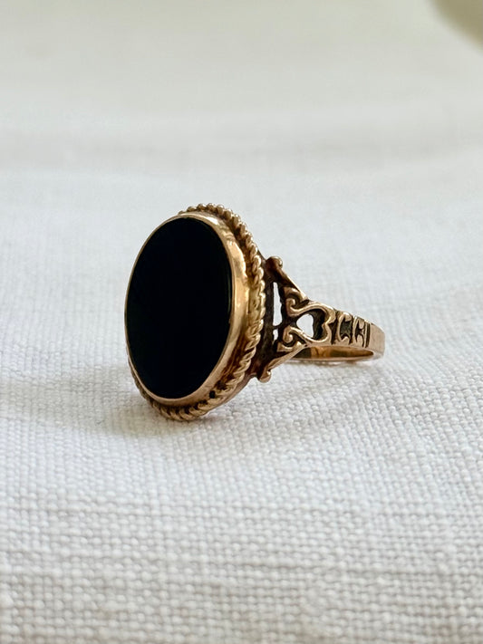 .1920s .1930s .375 .9ct late Art Deco solid gold and onyx gemstone classic Signet rose gold signet ring