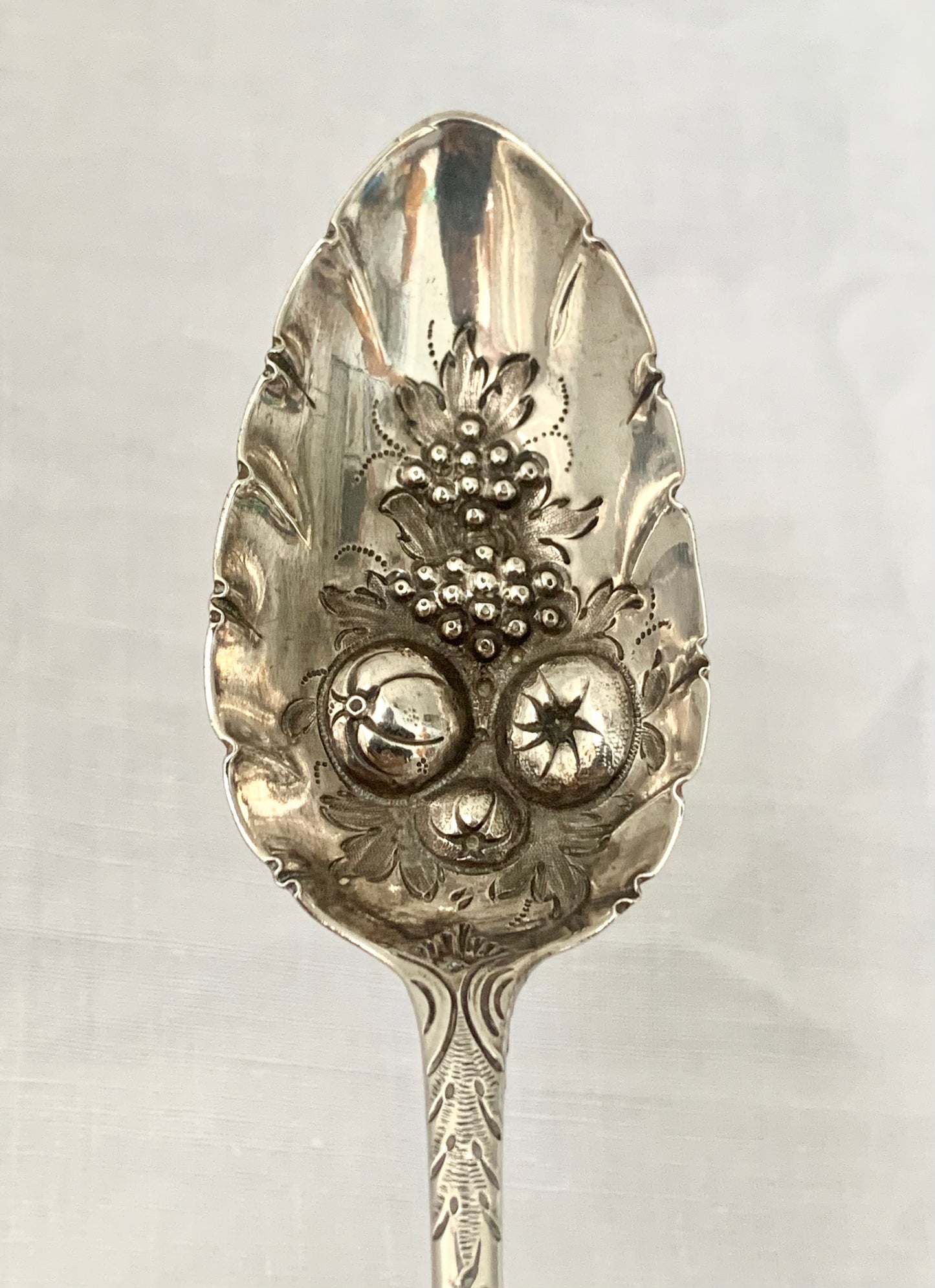.925 1808 Georgian era sterling silver hallmarked circa 1808 large Berry serving spoon