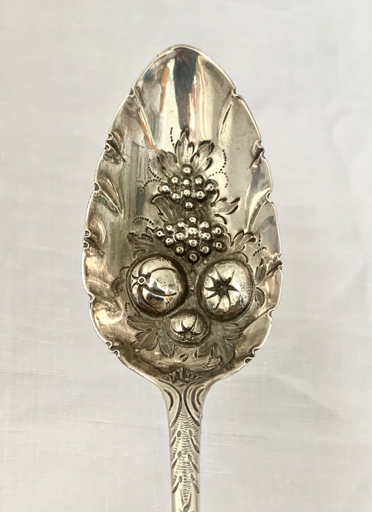 .925 1808 Georgian era sterling silver hallmarked circa 1808 large Berry serving spoon