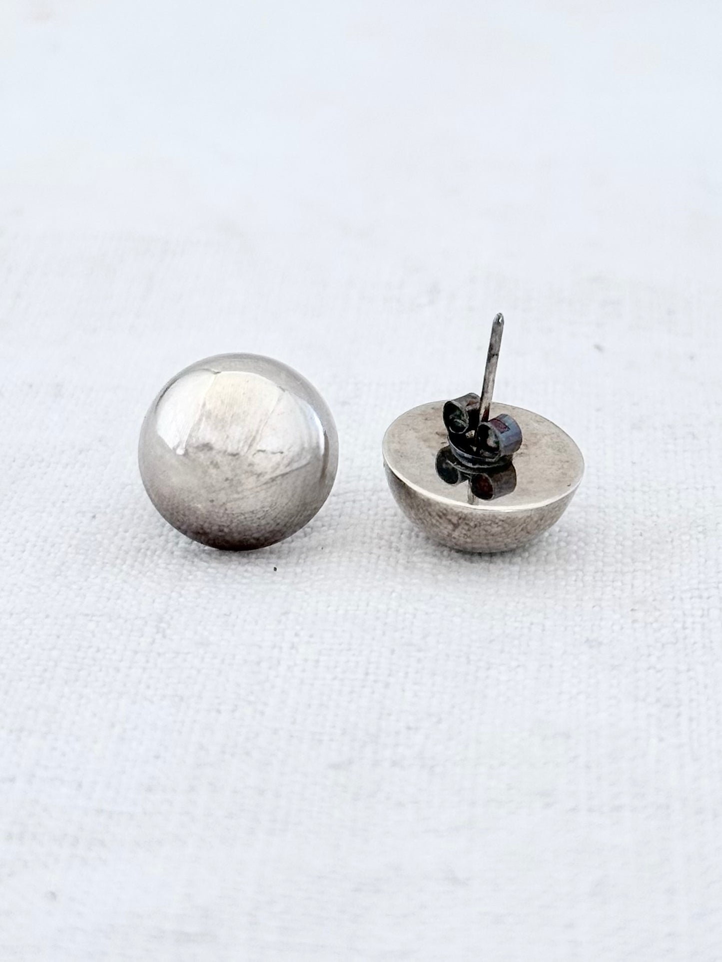 .1970s .1980s .925 domed button Classic sterling silver medium domed button circle post stud earrings