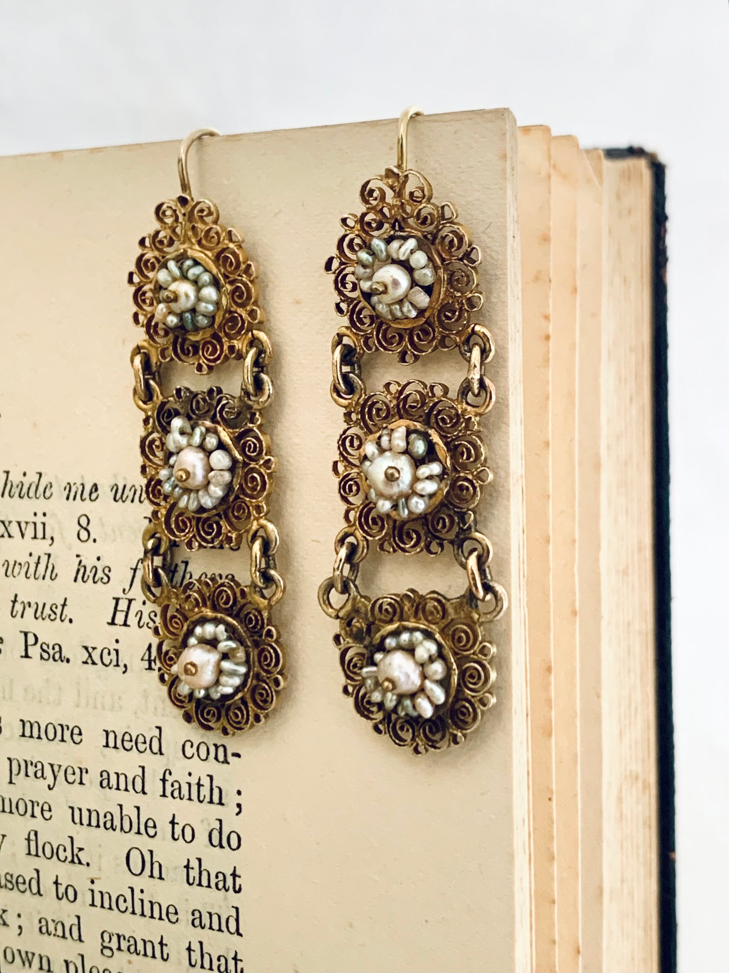 .1800s .1820s early rare Collectors find Early Georgian era Sicilian Italian antique gold and pearl highly sought after fine high carat gold filigree dangle estate find earrings.