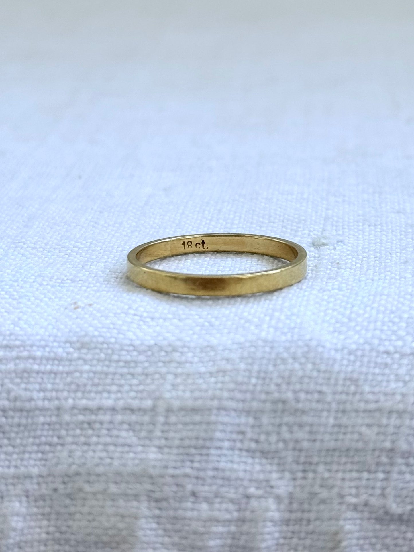 .18ct .1900s .1940s .750 rich high carat yellow gold ring band