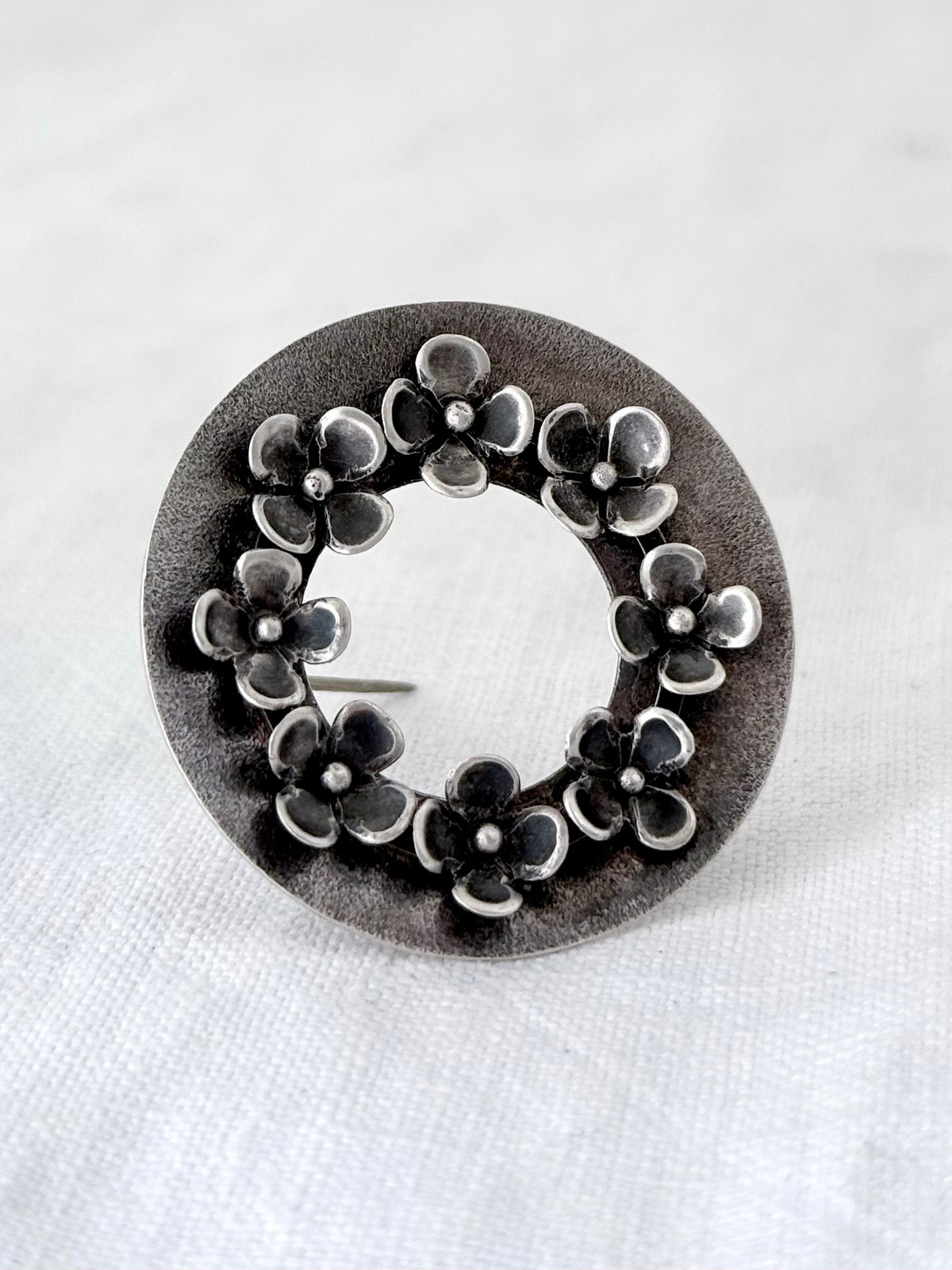 .1950s .1960s .925 sterling silver hand made modernist Mid Century Modern flower daisy wreath solid silver circle brooch