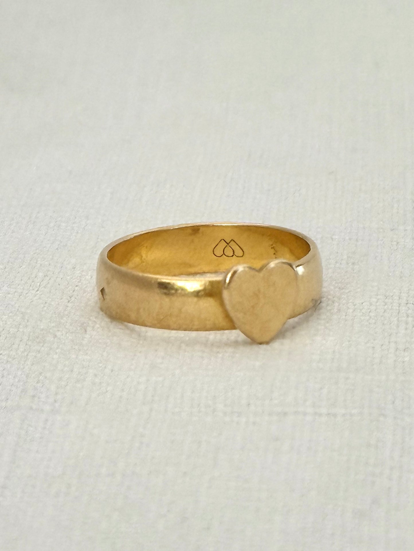 .18ct .1880s .1892 antique French .750 high carat yellow gold Bapst & Falize designer made heart love token band ring