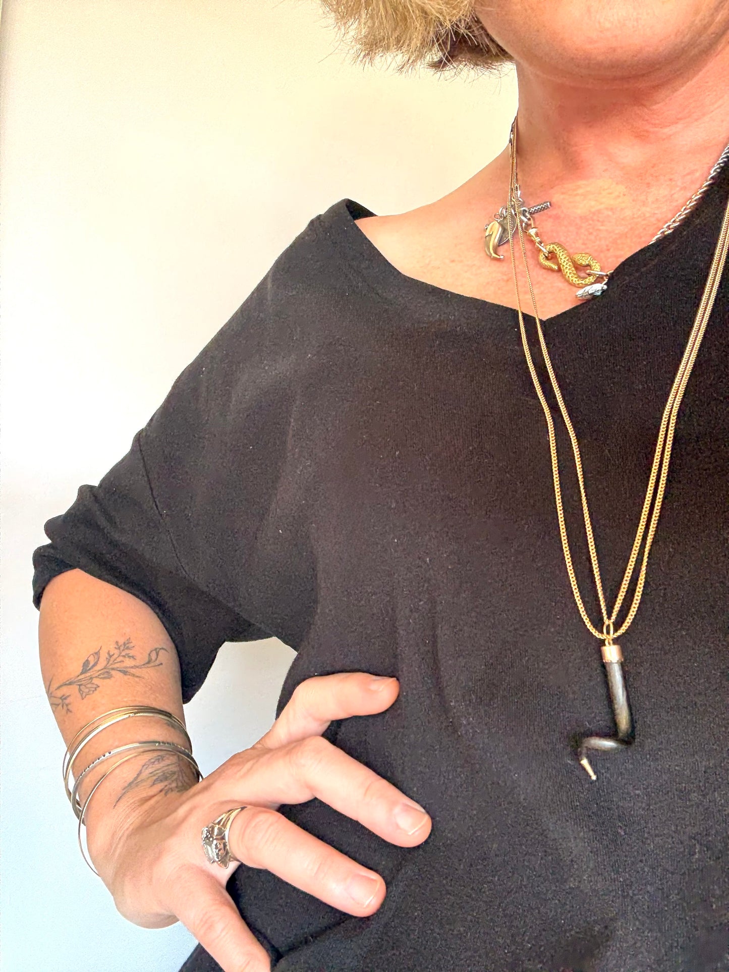 .14ct .1880s .1920s .585 gold and natural spiral twist horn amulet pendant