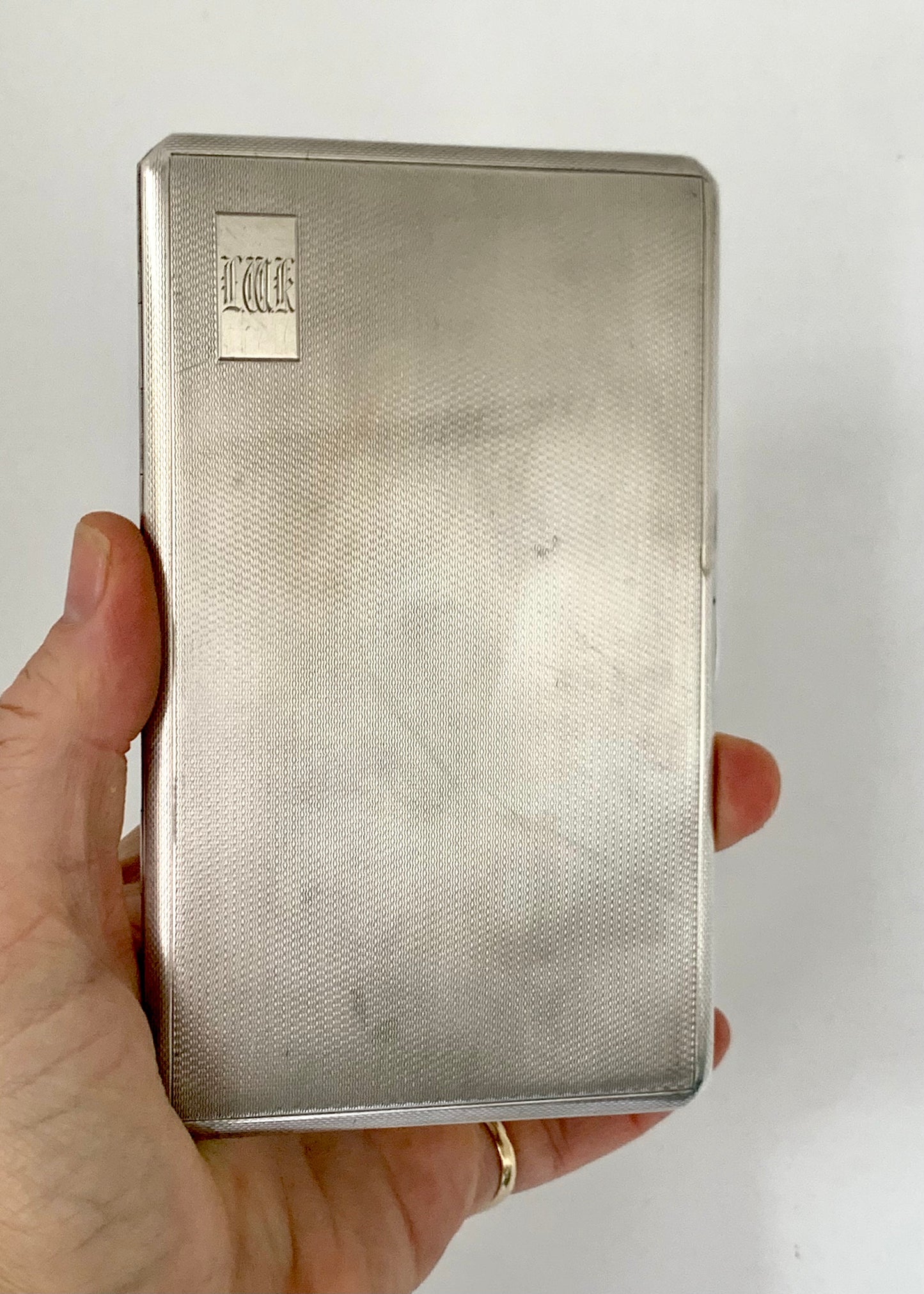 1933 exceptional solid and heavy and sturdy sterling silver English engine turned hallmarked Case