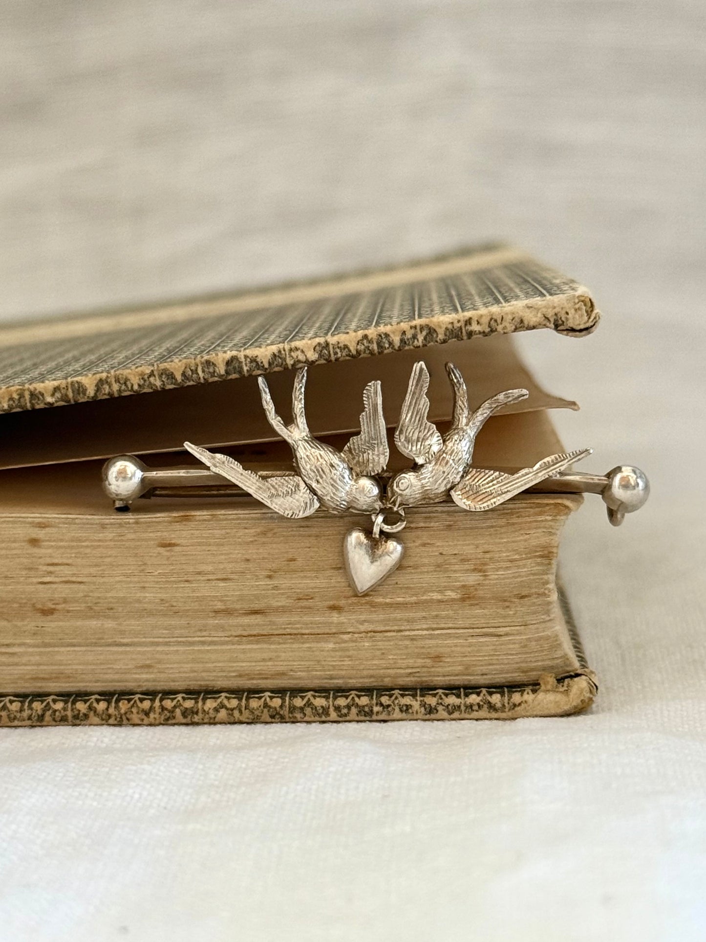 .1901 .925 antique Birmingham silver double swift swallow heart sweetheart pin brooch