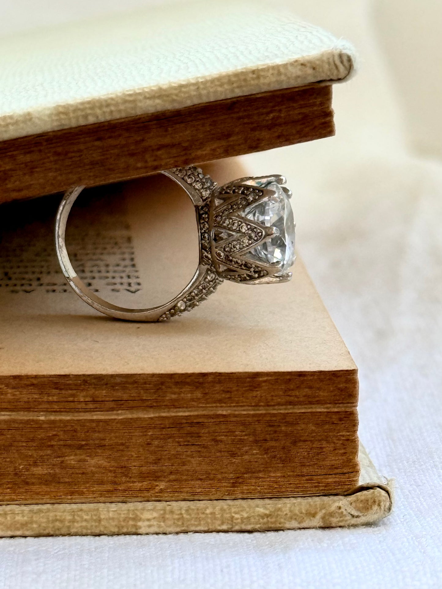 .1950s revival .925 architectural large flower silver beautiful modernist diamanté clear stone high rise pave set geometric large cocktail dress ring