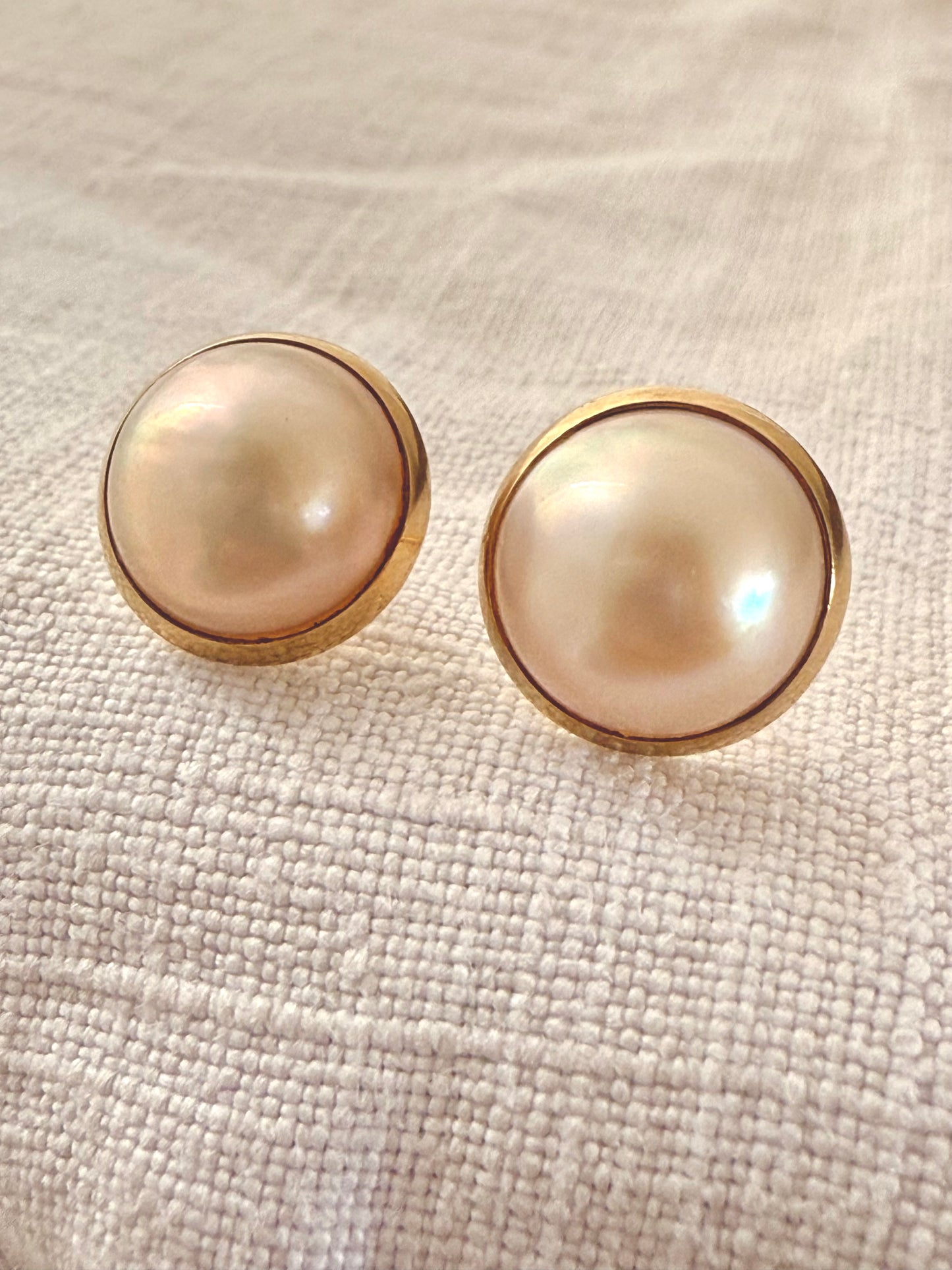 .375 14mm 1980s 9ct yellow gold luxurious and classic white Mabe pearl well sized retro classic post stud gold Mabe pearl earrings