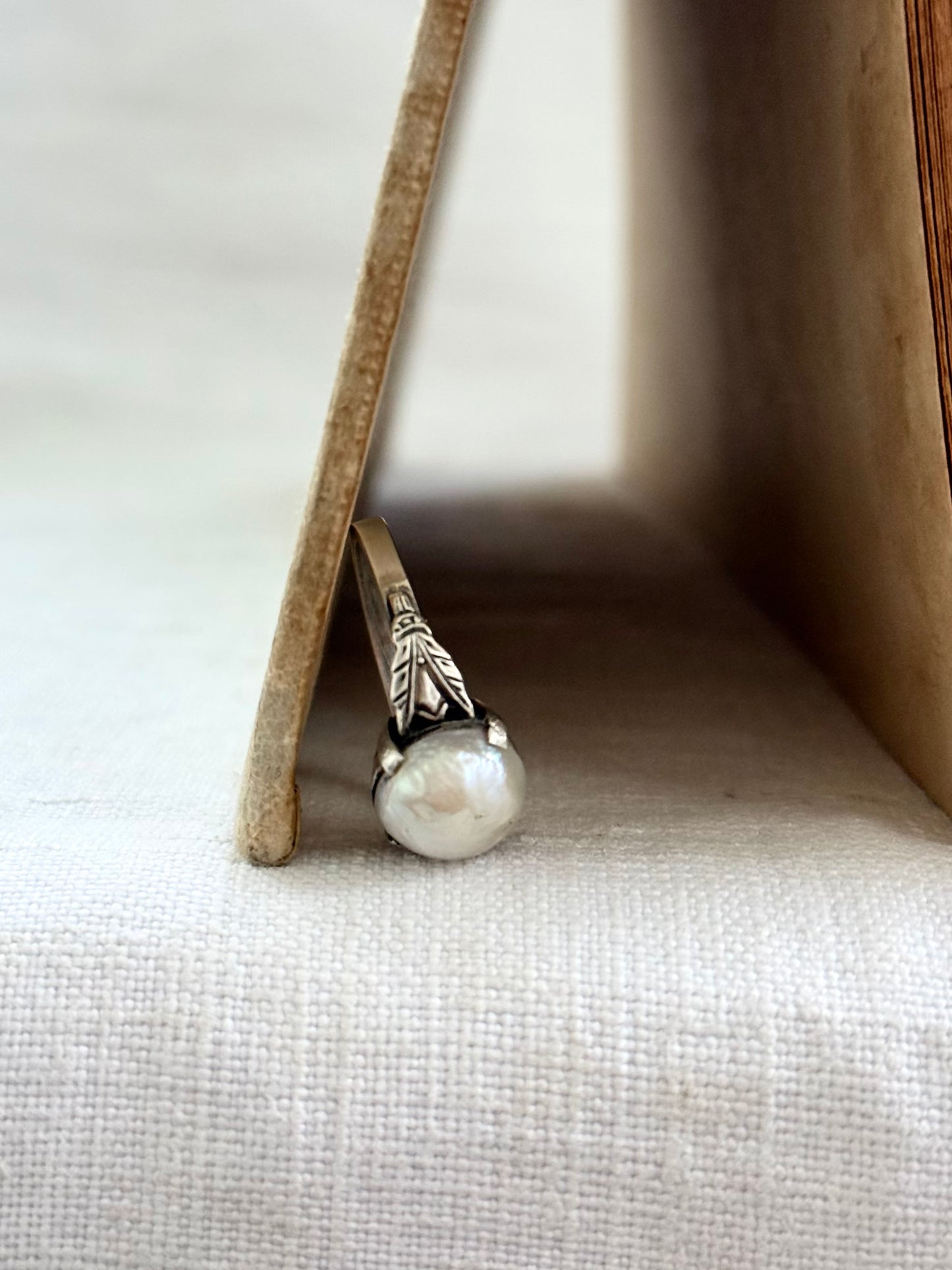 .1920s .1930s .925 Antique Art Deco cultured pearl Mabe pearl romantic pearl silver dress ring