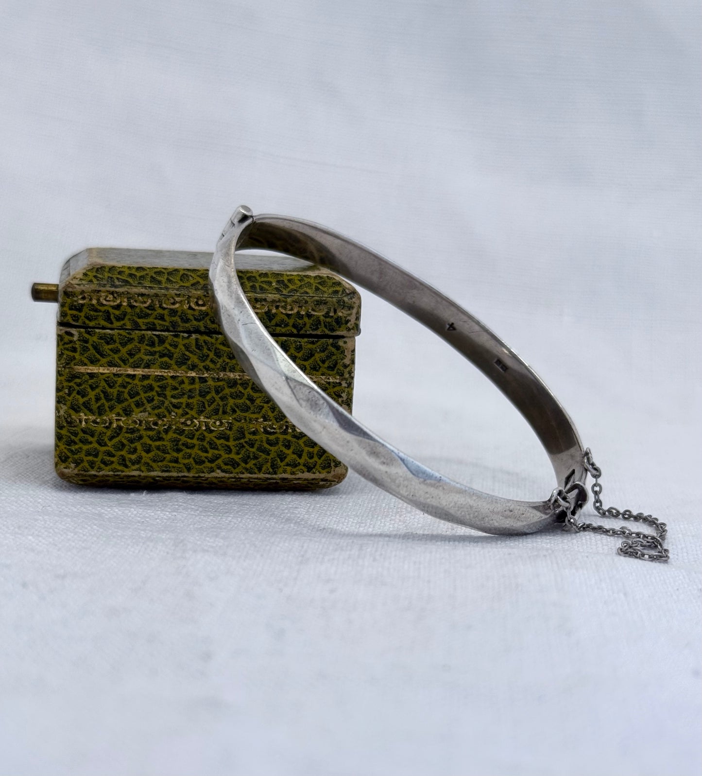 .1961 .925 Birmingham diamond faceted sterling silver hallmarked mid century modern harlequin clasp bangle