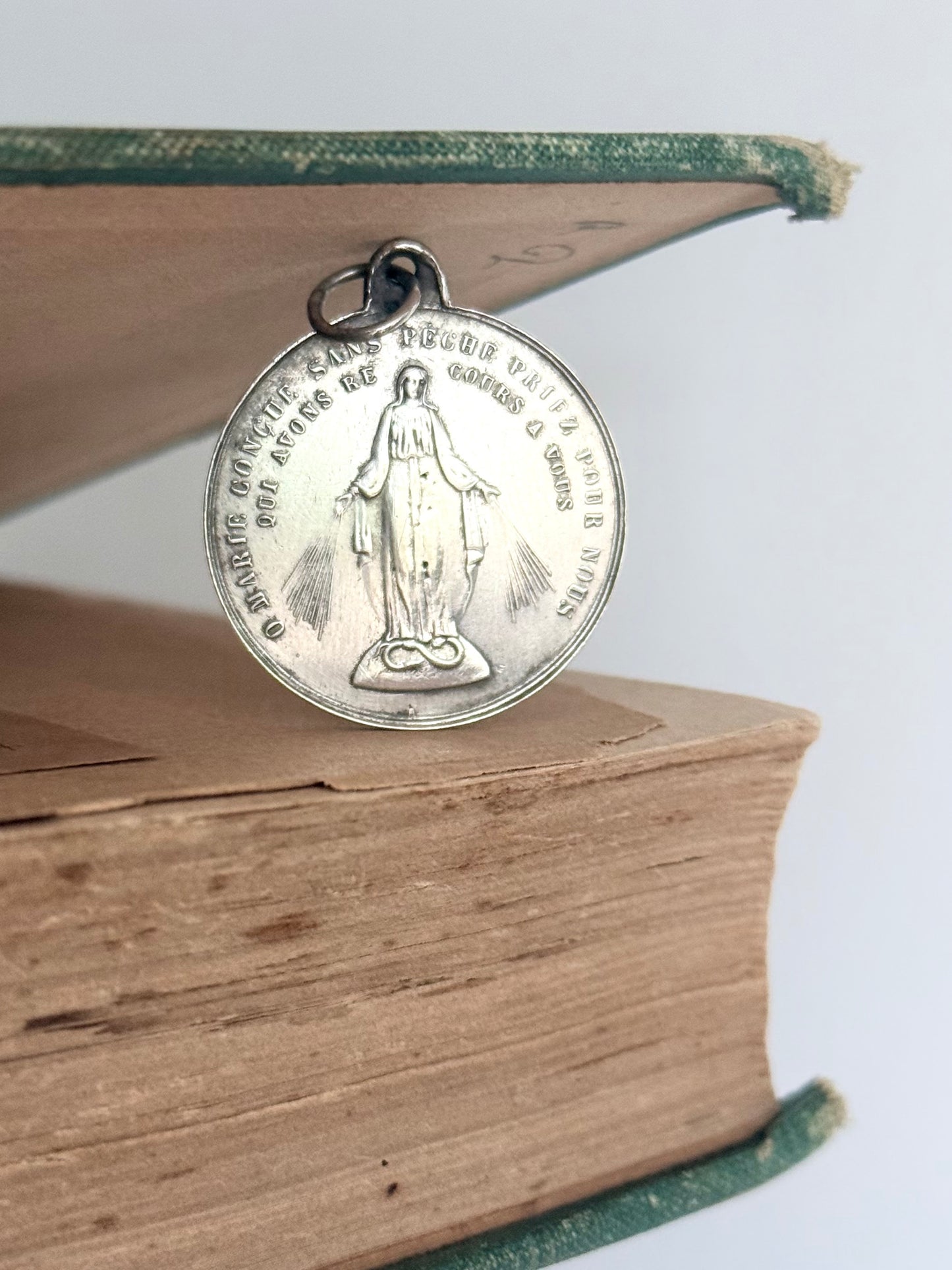 .1800s .1900s French Religious Holy Virgin Mother Mary Roman Catholic solid silver medallion pendant