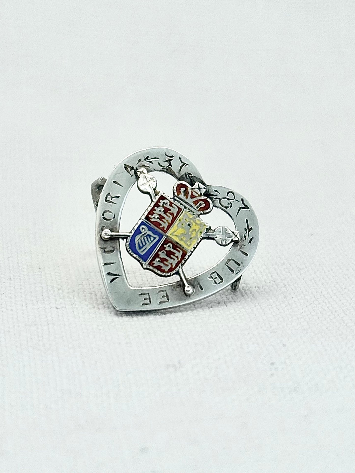 .1837 .1887 .925 antique Victorian sentimental heart Queen Victoria Golden 50 years silver British crest jubilee brooch