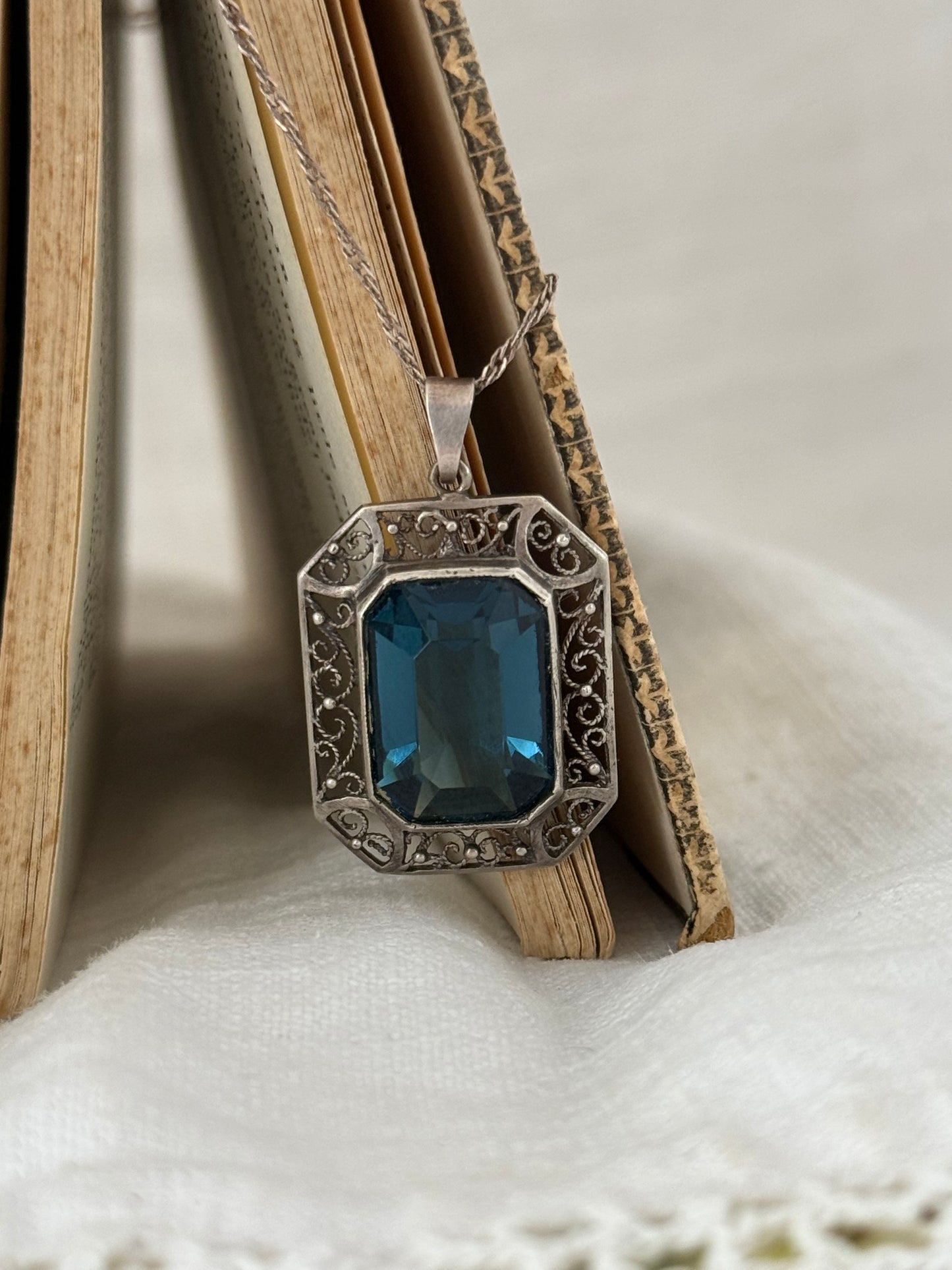 .1930s .1940s .925 silver late Art Deco Sapphire blue faceted paste gemstone pendant on silver chain