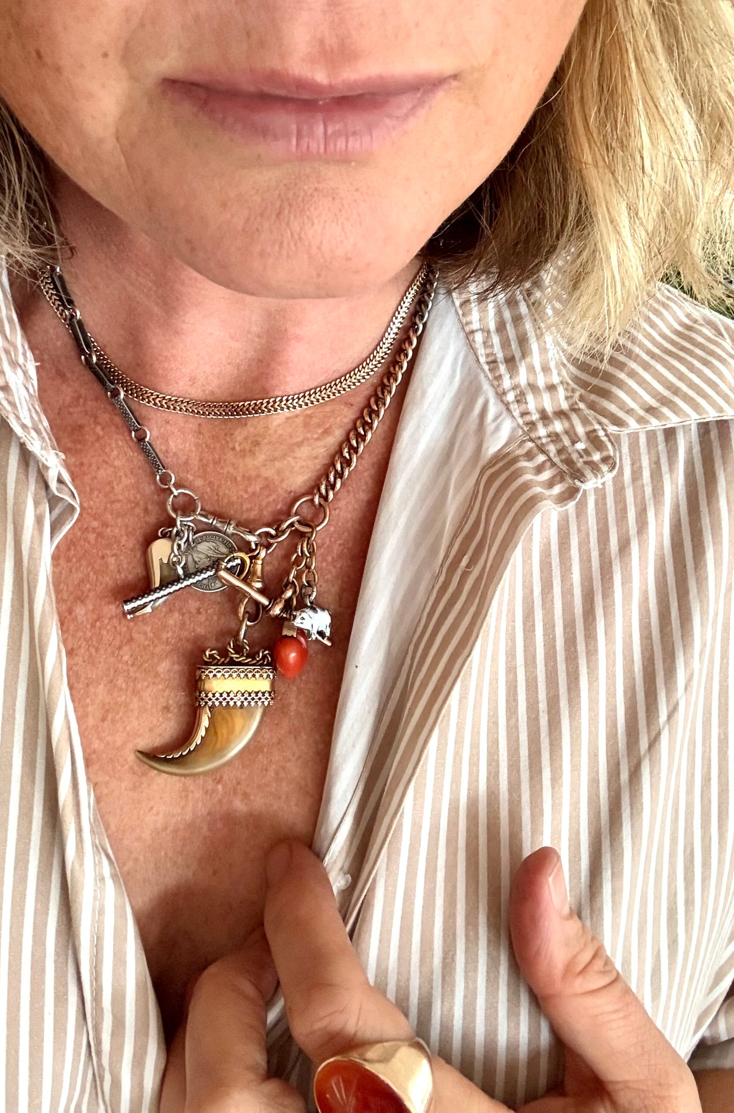 .14ct .1800s antique collectors Baroque Etruscan revival yellow gold early Victorian fine gold tiger lion claw pendant