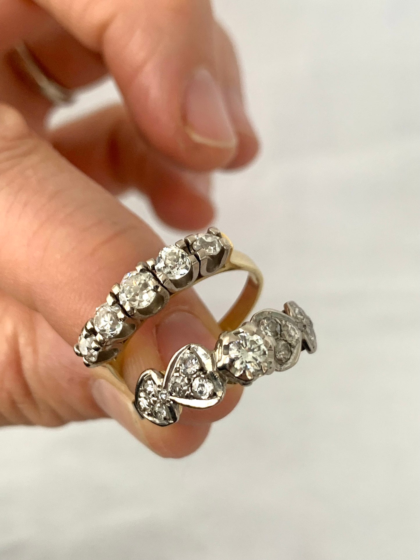 .750 18ct yellow gold 0.94ct weighted luxurious 5 diamond half eternity glorious heirloom ring