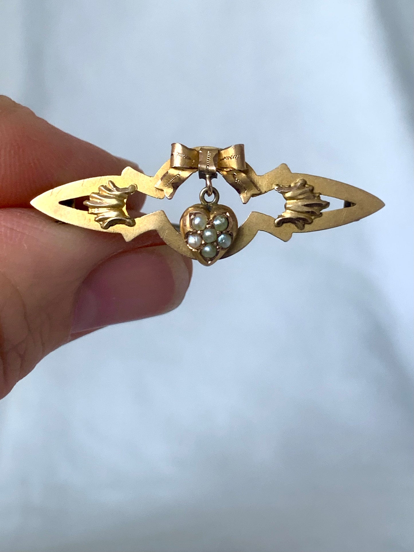 .375 1900 antique Edwardian Chester England hallmarked 9ct yellow gold heart and bow seed pearl lovers sweetheart sentimental brooch lapel pin