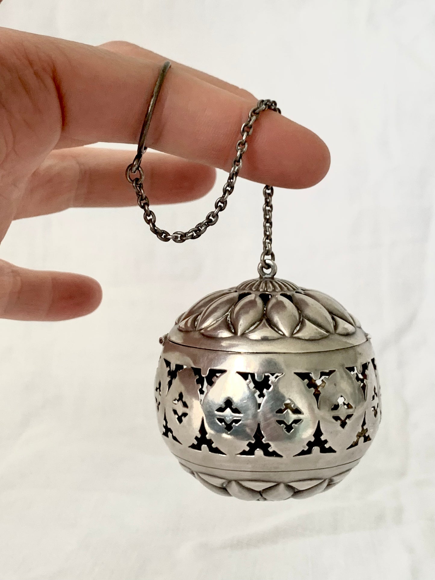 .900 1880s 1890s Anglo Indian fine silver large tea ball infuser rare solid fretted silver Victorian antique spherical tea leaf infuser ball