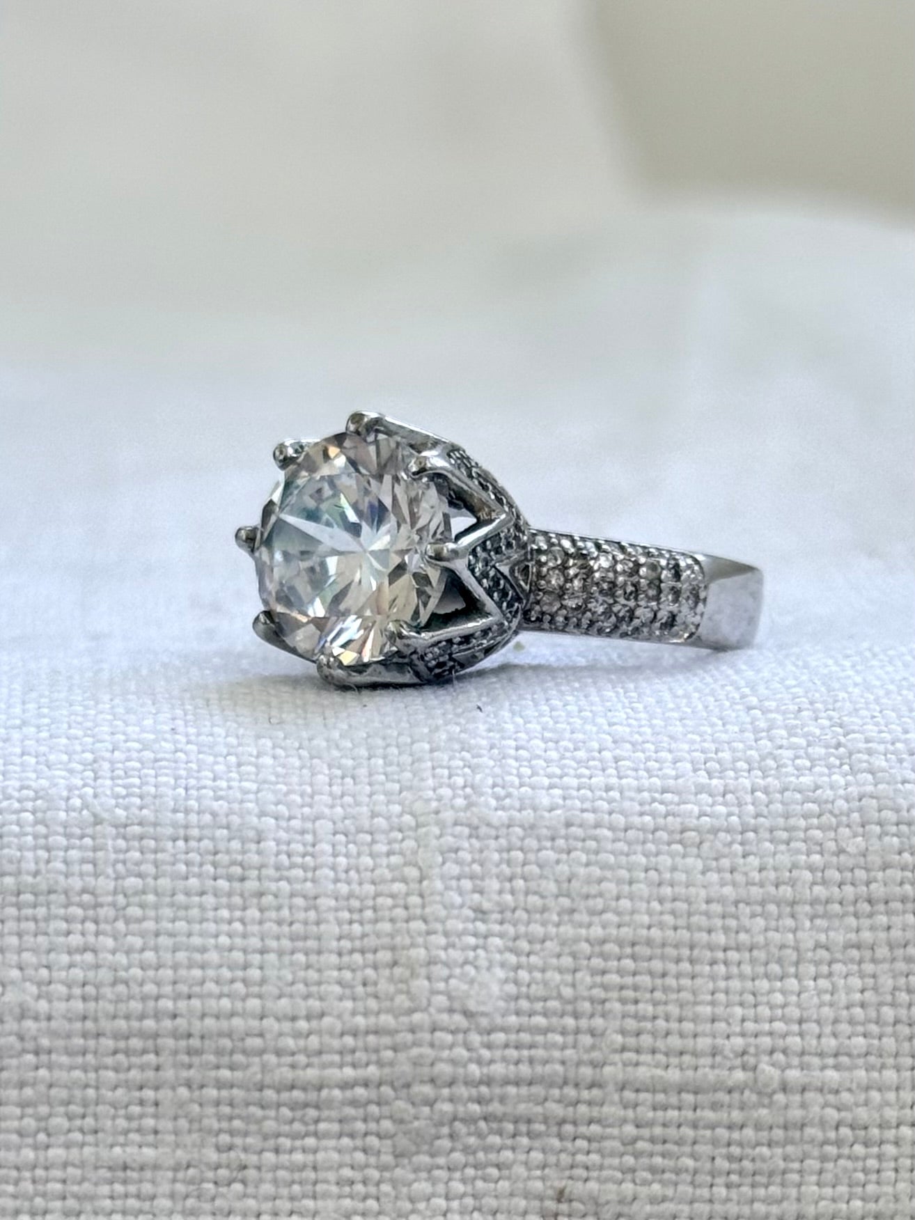 .1950s revival .925 architectural large flower silver beautiful modernist diamanté clear stone high rise pave set geometric large cocktail dress ring
