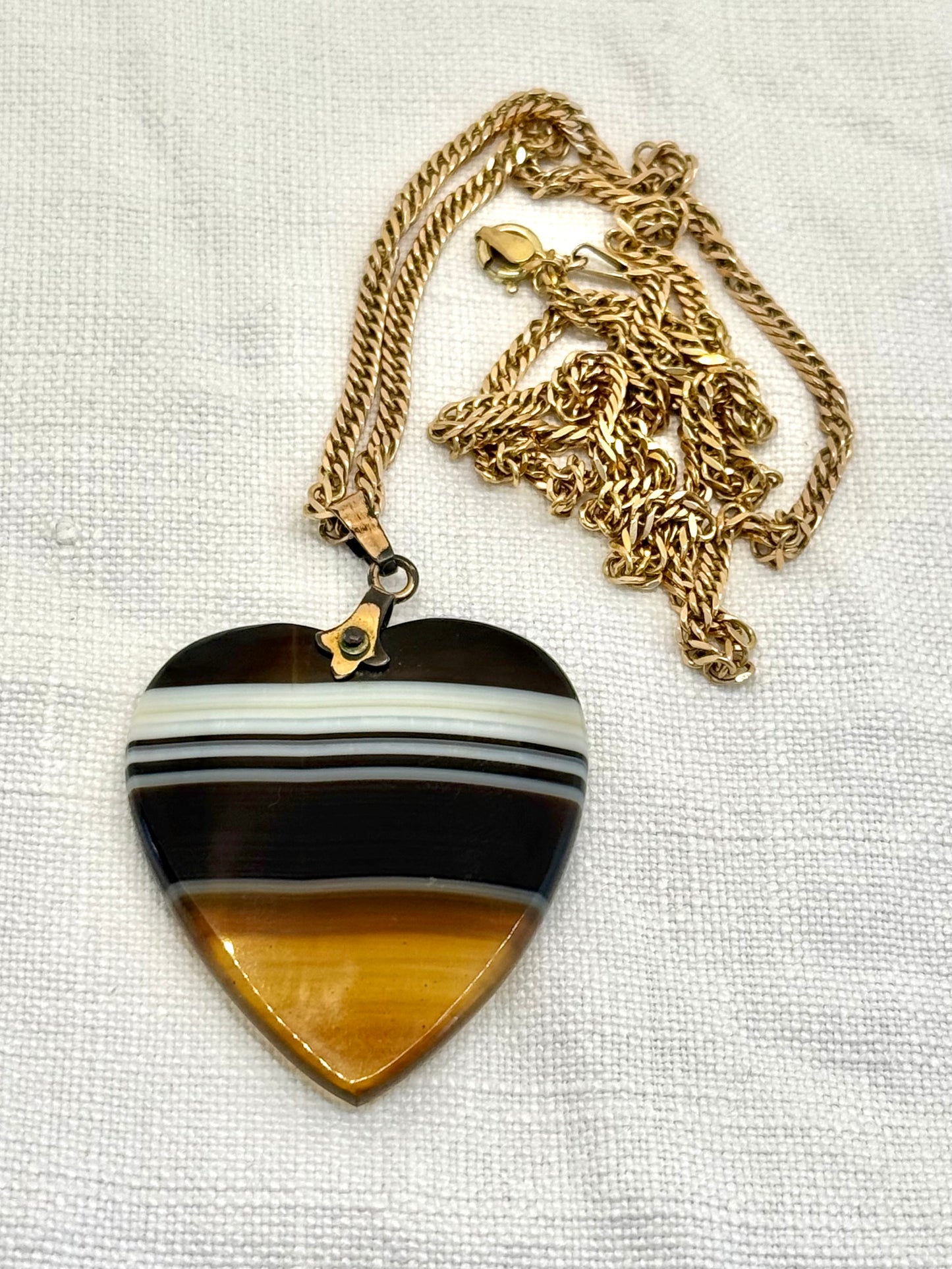 .1970s .375 .9ct gold gorgeous and luxurious flat chunky modernist curb chain 61.5cm long buttery gold chain necklace