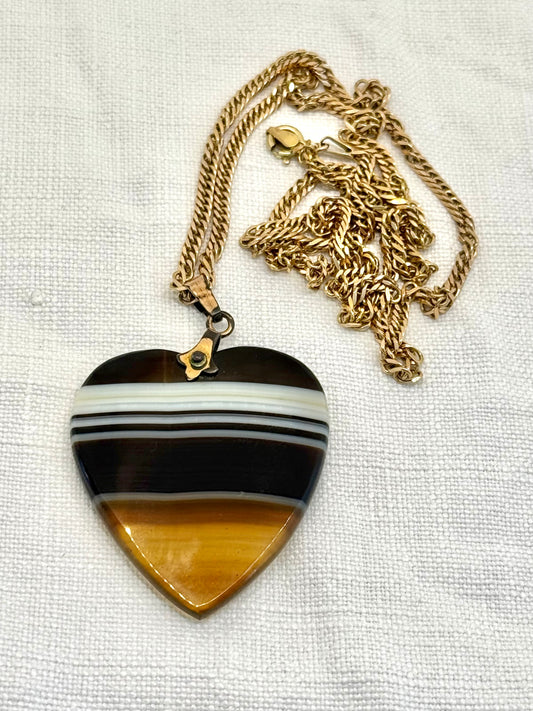 .1970s .375 .9ct gold gorgeous and luxurious flat chunky modernist curb chain 61.5cm long buttery gold chain necklace