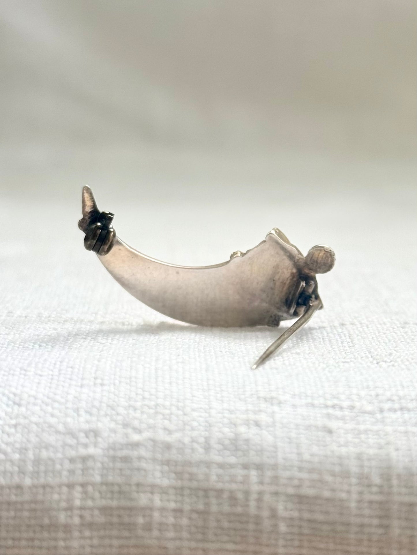 .1800s antique late Georgian Early Victorian Gold Cornucopia Horn of Plenty treasured symbolic talisman brooch