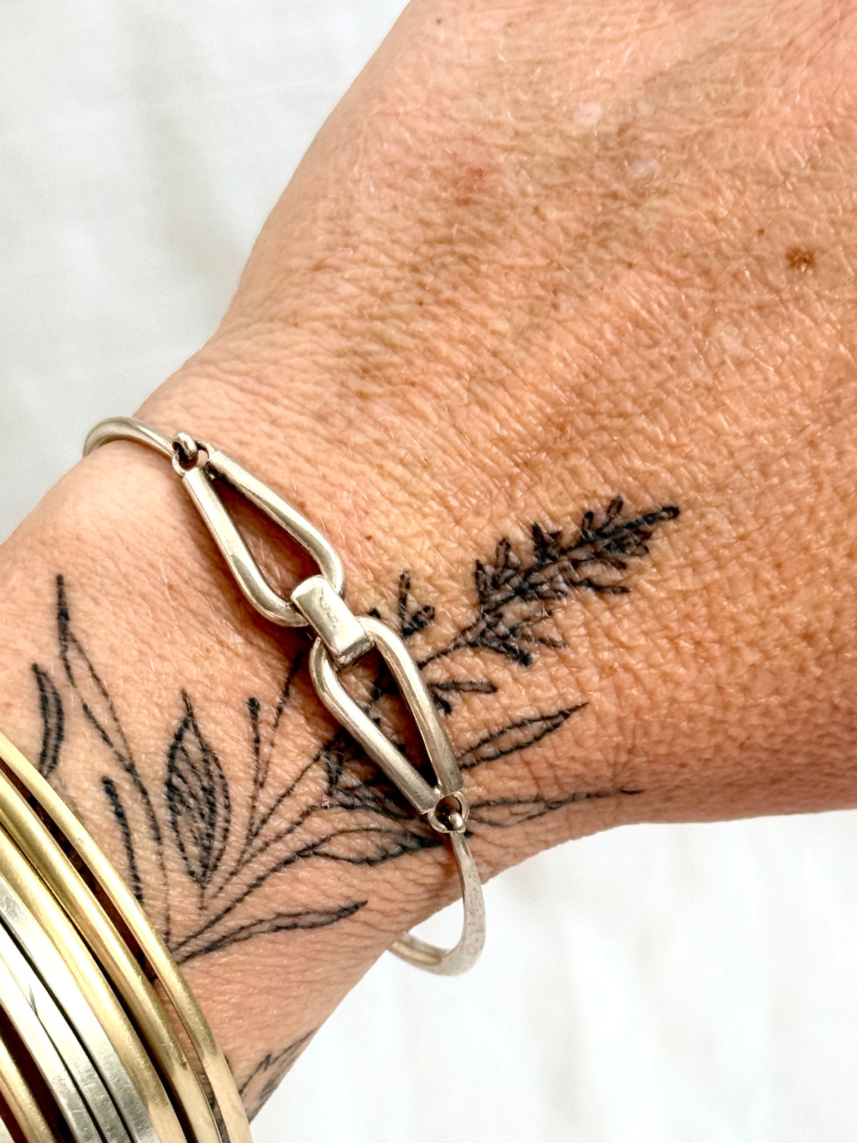 .925 sterling silver geometric form modernist double loop buckle form gate clasp connector solid silver bangle