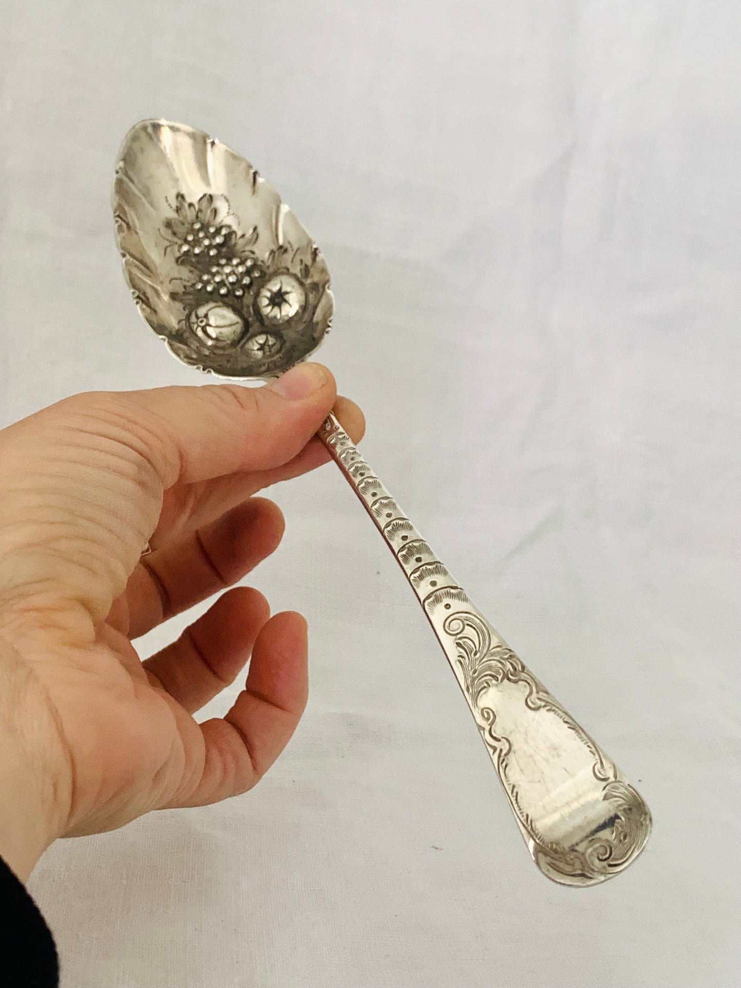.925 1808 Georgian era sterling silver hallmarked circa 1808 large Berry serving spoon