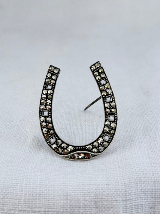 .925 .1910s antique Edwardian lucky horseshoe sterling silver Marcasite sweetheart brooch