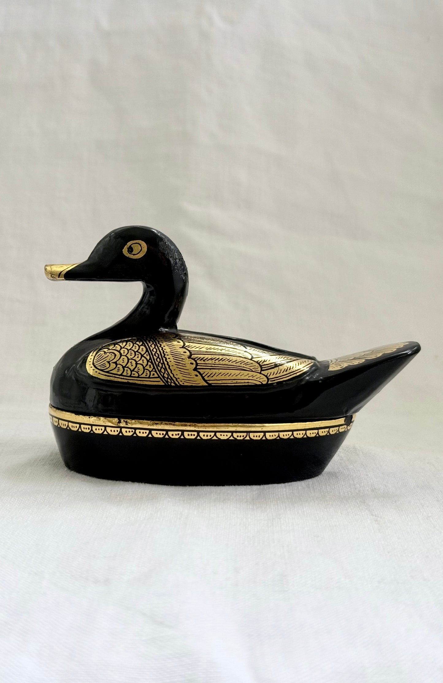 .1970s Burmese Chinese Black and Gold Lacquer Duck wooden trinket box