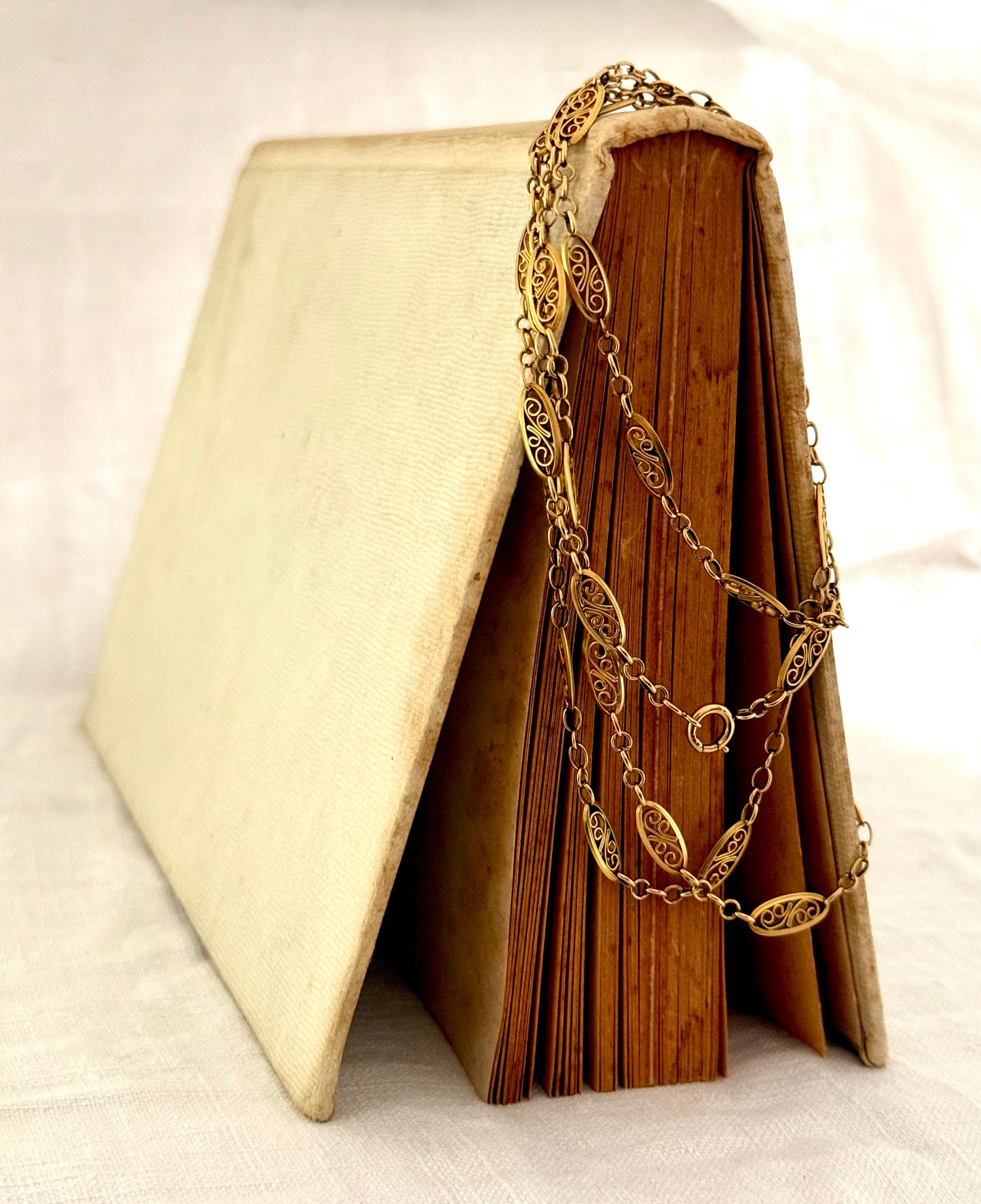 .101cm .1870s .1910s .18ct .750 antique long French Belle Epoque openwork fancy yellow gold marquise filigree guard chain necklace