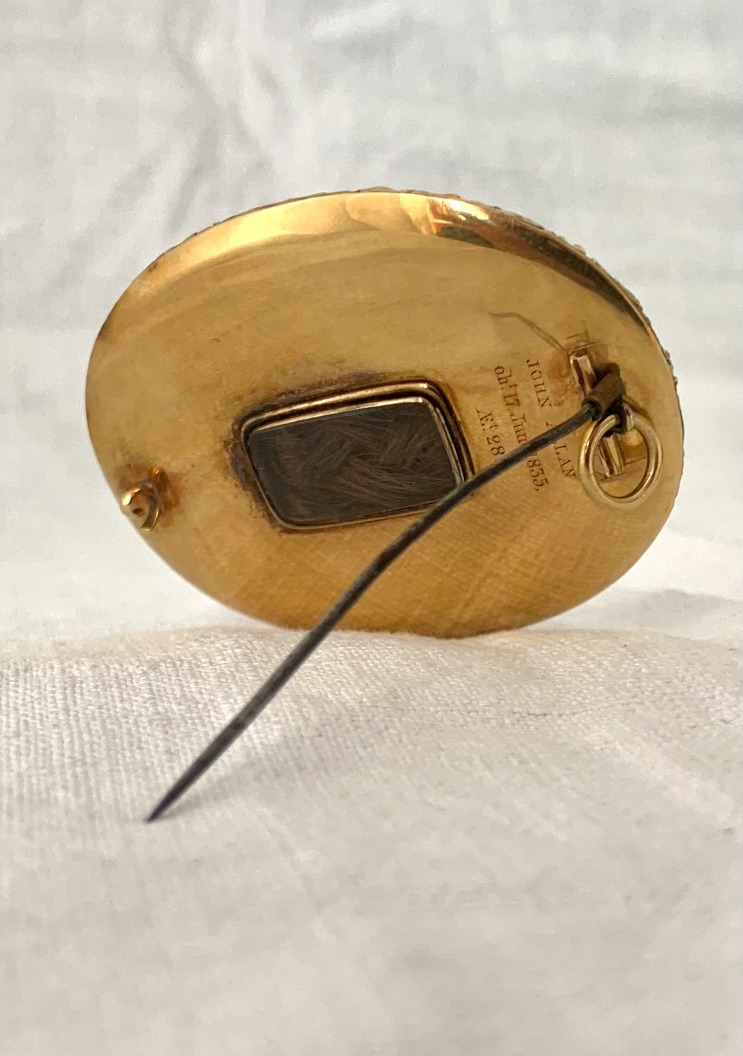 .1835 .18ct gold Georgian 17 June 1835 solid gold exceptional Georgian miniature English Gentleman hand painted Portrait Mourning wall art brooch and Pendant