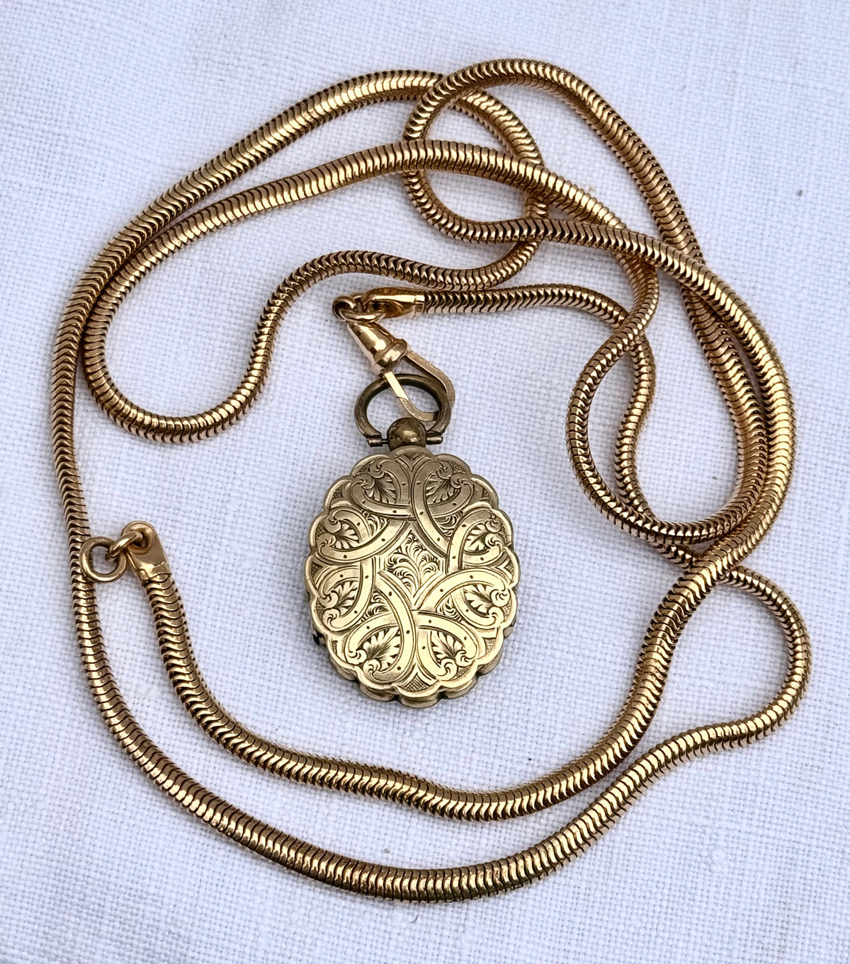 .1960s .1970s Edwardian revival slinky chunky thick gold tone snake chain watch chain fob chain necklace