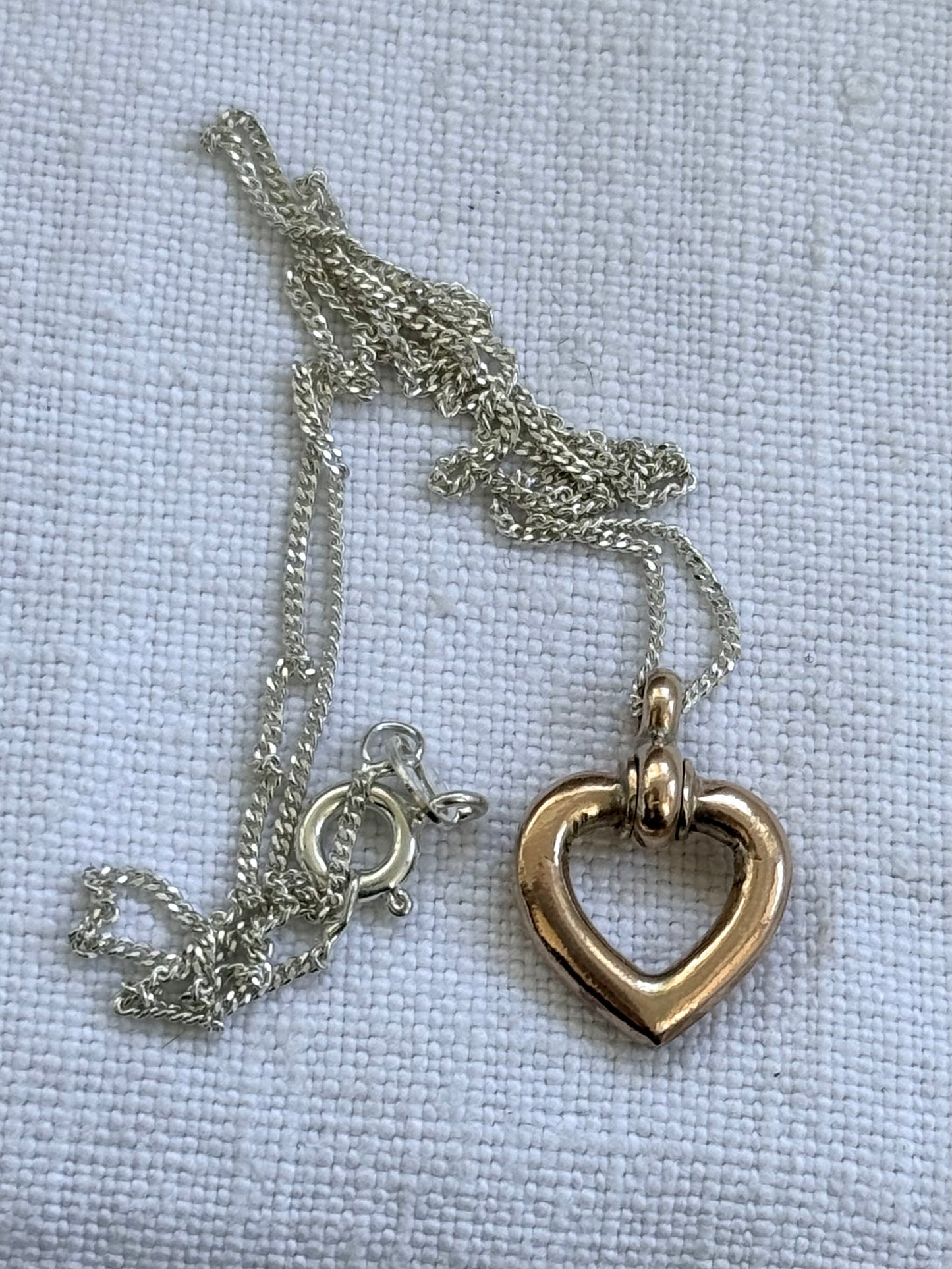 .1900s .375 .9ct solid gold heart pendant on sterling silver chain necklace