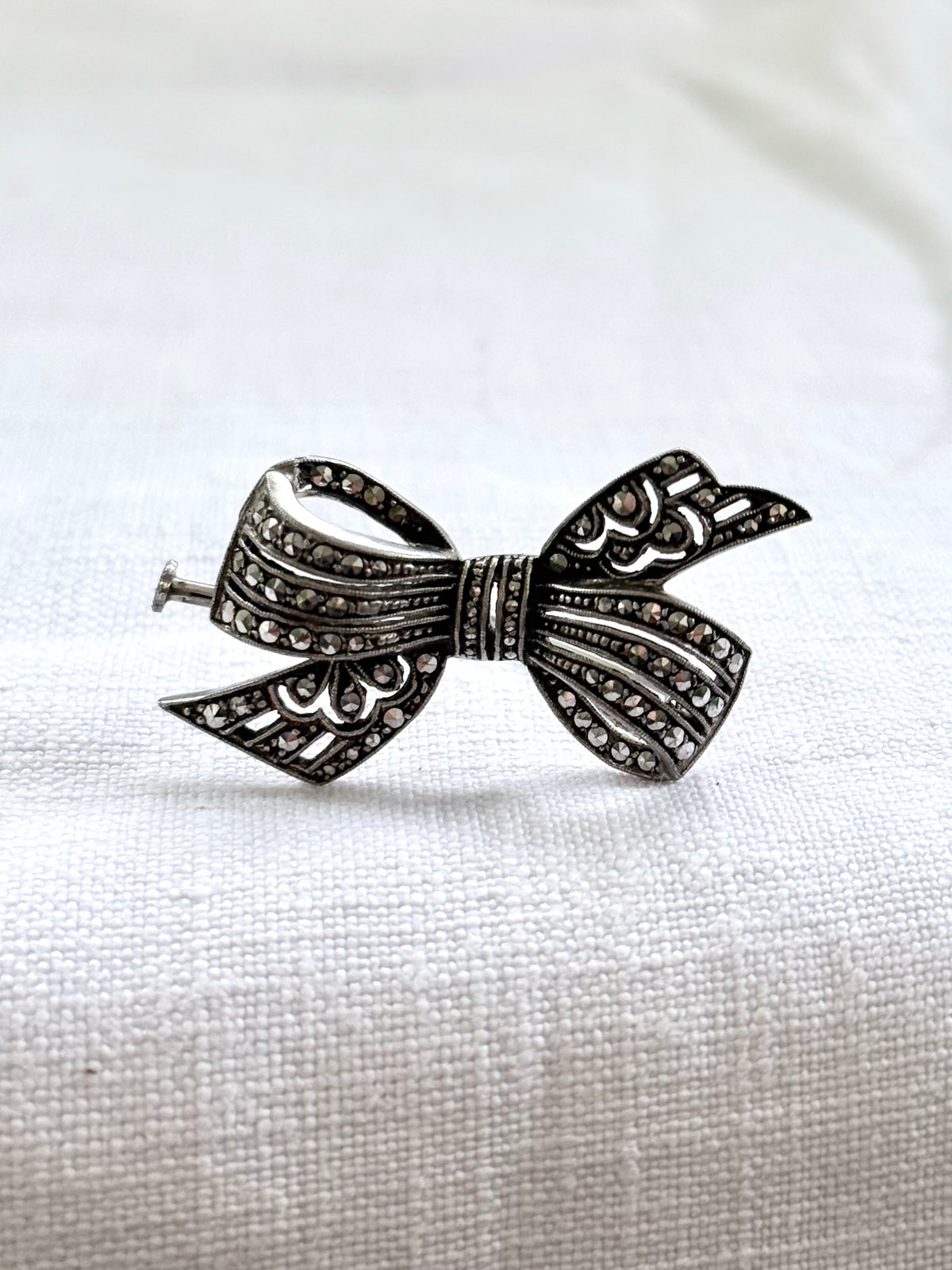 .1920s .1930s .800 Art Deco French Paris Bow Ribbon silver Marcasite gemstone sweetheart brooch