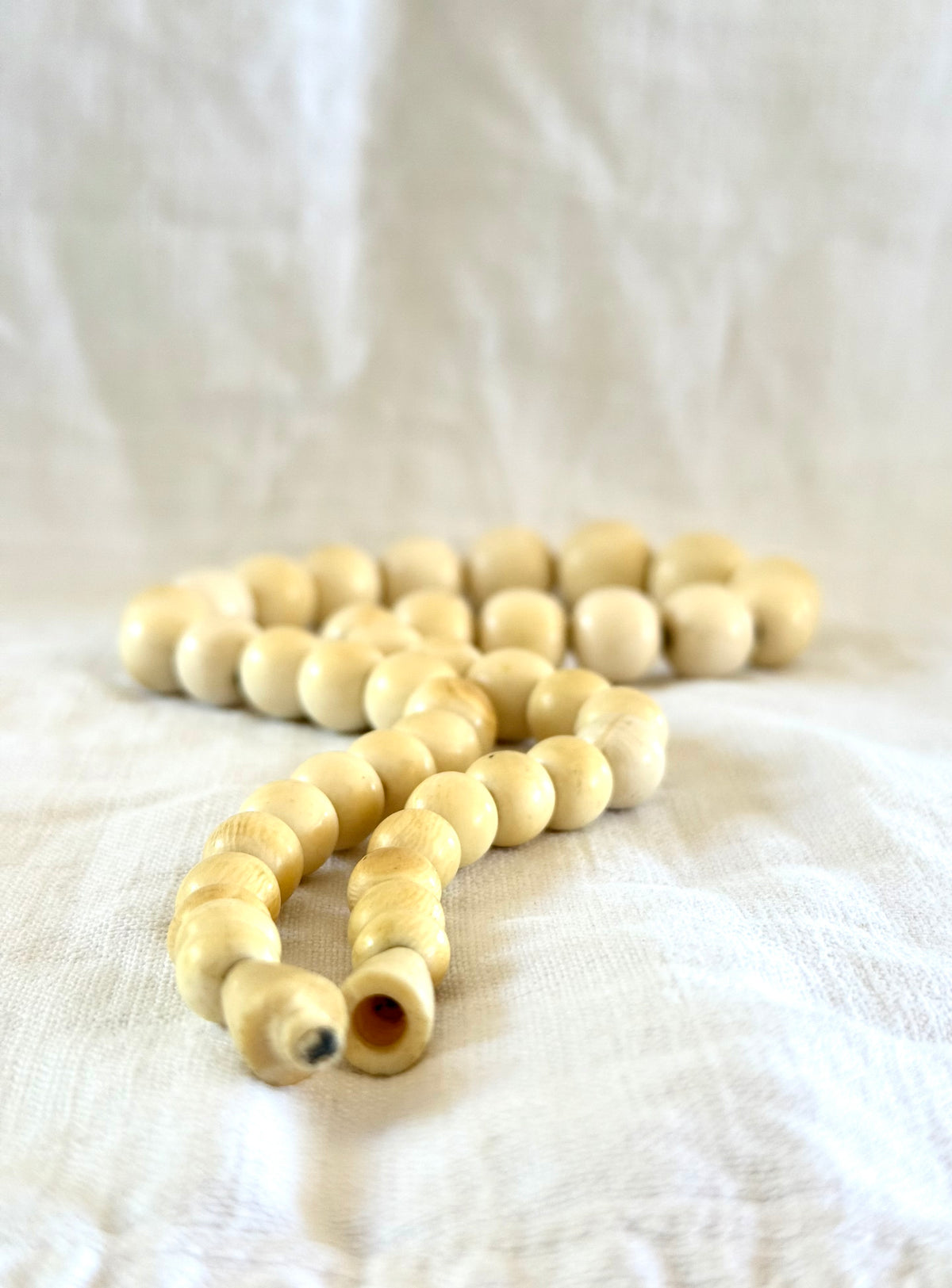 .1900s .1930s Ivory pre ban chunky graduated 58.5cm long bead necklace