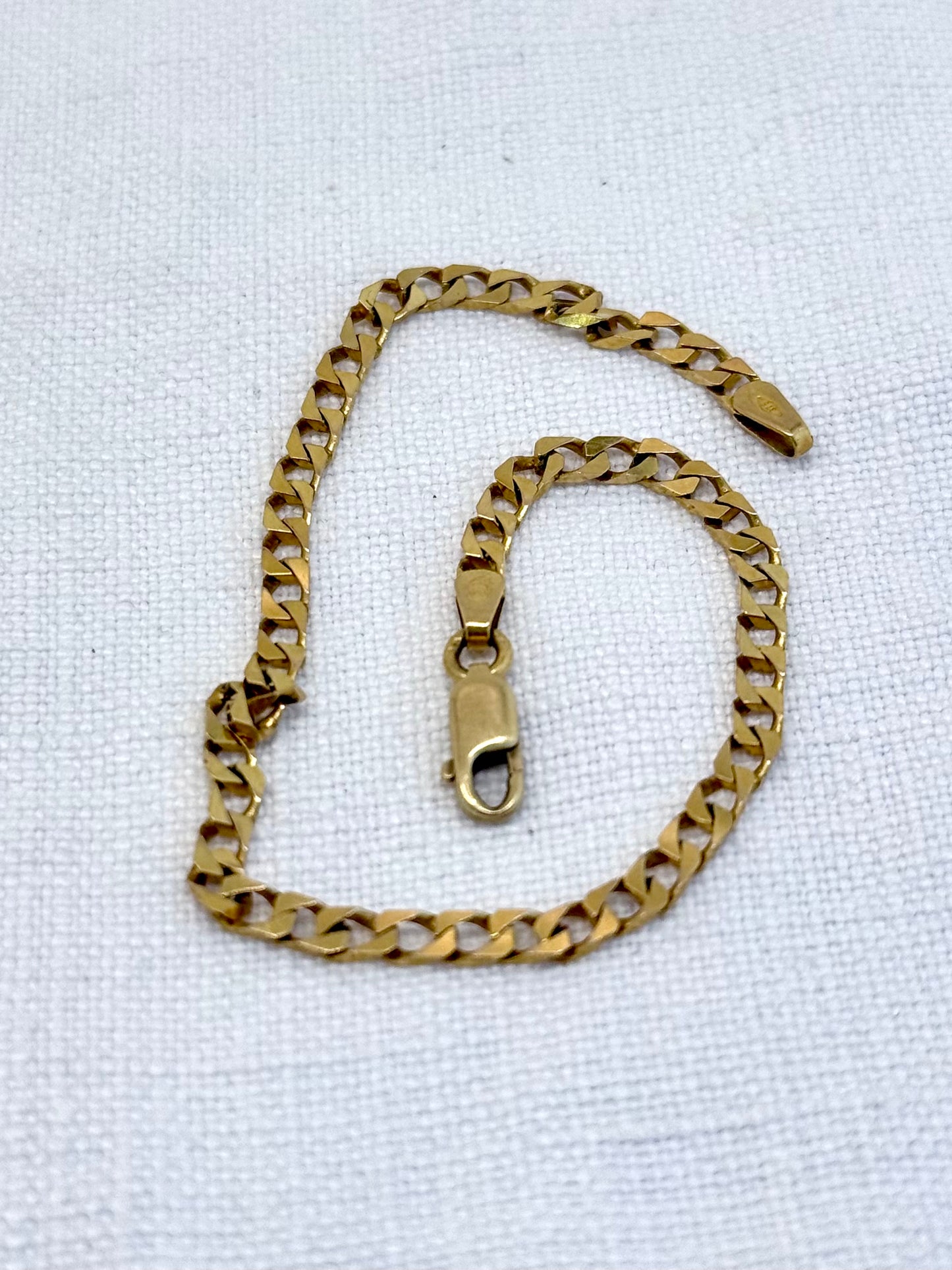 .1960s .375 Italy 9ct gold mid century modern square link cuban link modernist yellow gold Unoaerre Italian goldsmith designer chain bracelet