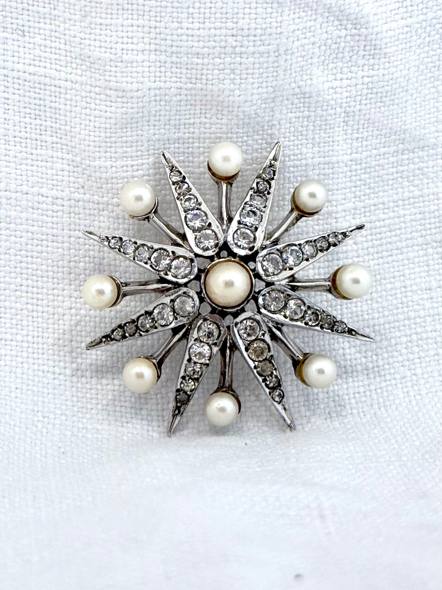 .1968 .925 Victorian revival 8 pointer sterling silver starburst star pendant with pearl and pave set diamanté gemstones