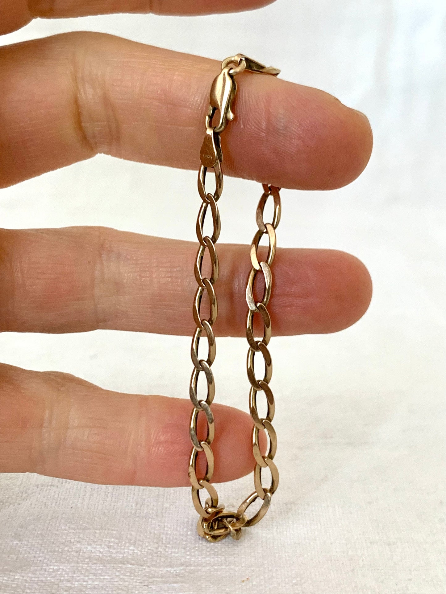 .1960s .1970s .375 retro long link curb 9ct gold chain bracelet