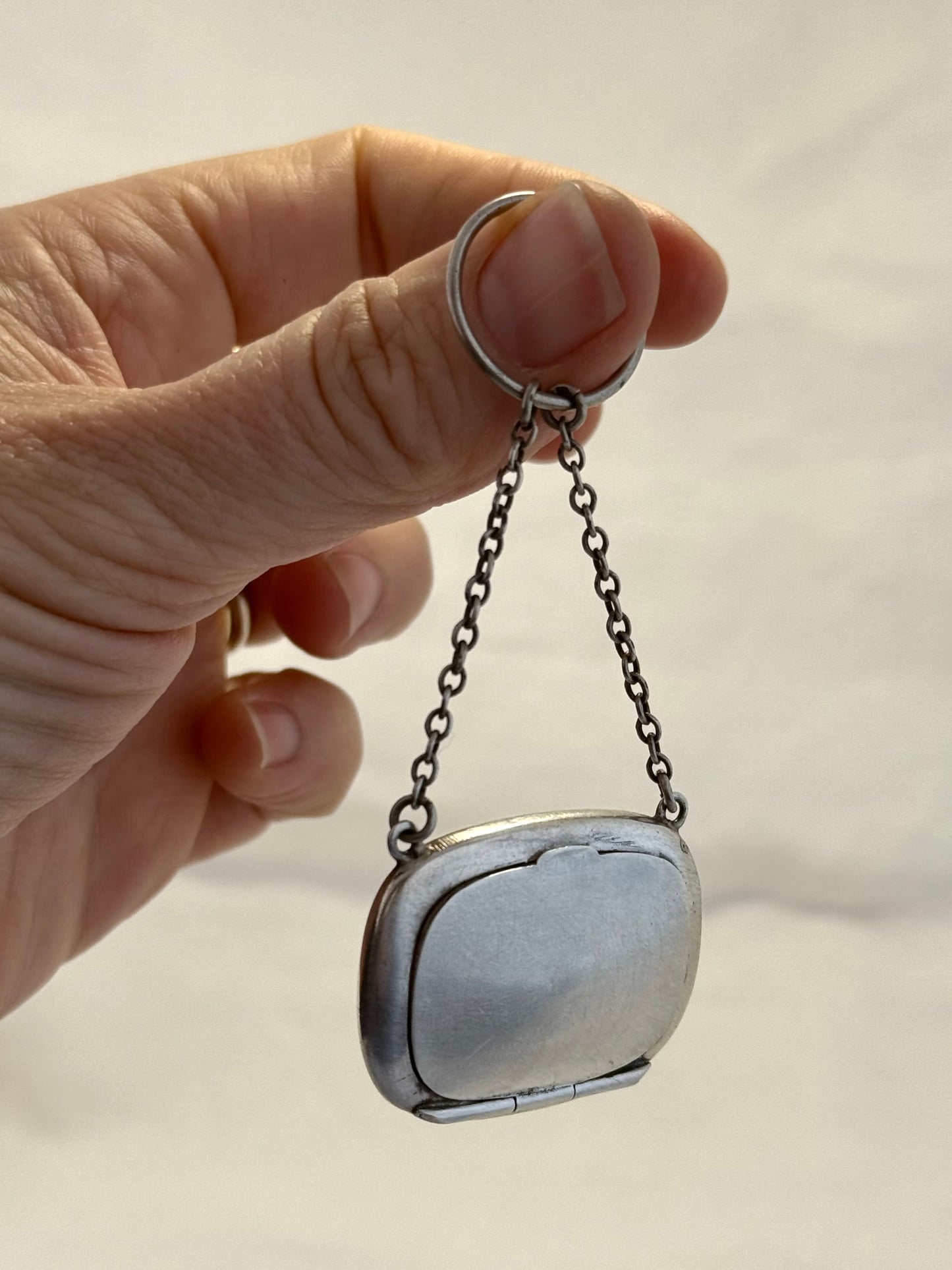 .1917 .925 antique hallmarked silver rectangular powder compact case on finger chain vanity locket