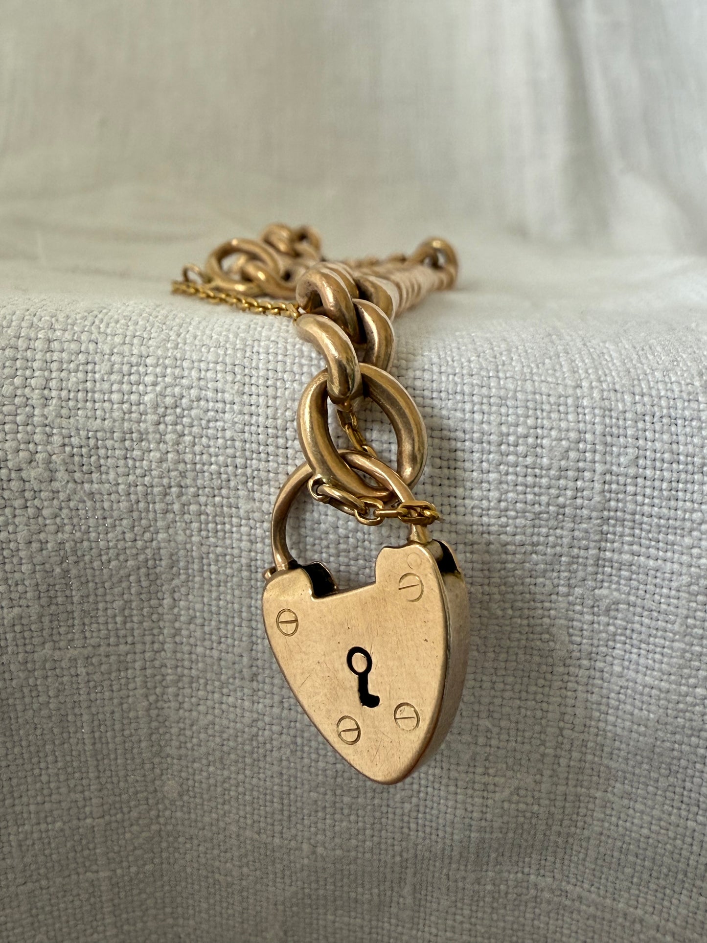 .10ct .417 solid gold 8mm chunky wide curb chain and oversized heart padlock heirloom heavy rose gold bracelet