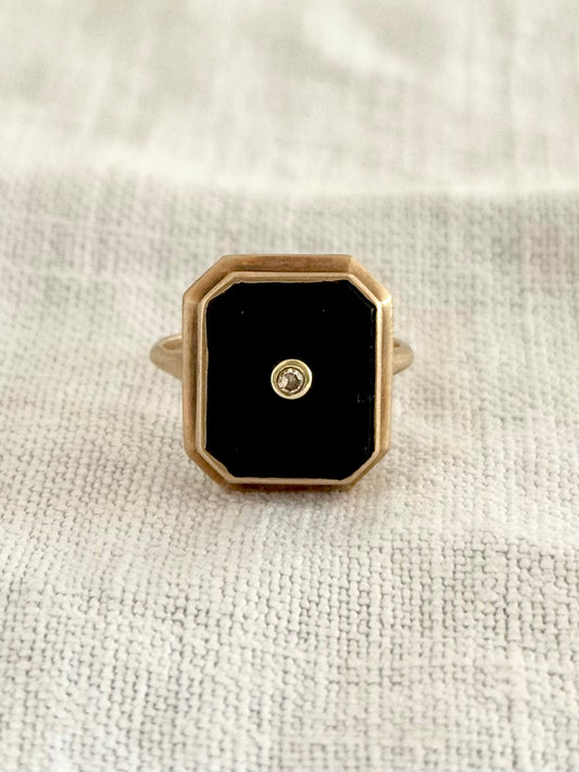 .18ct .1920s .1930s .750 Art Deco Diamond and black Onyx panel yellow gold Birmingham 1934 buttery gold signet panel ring